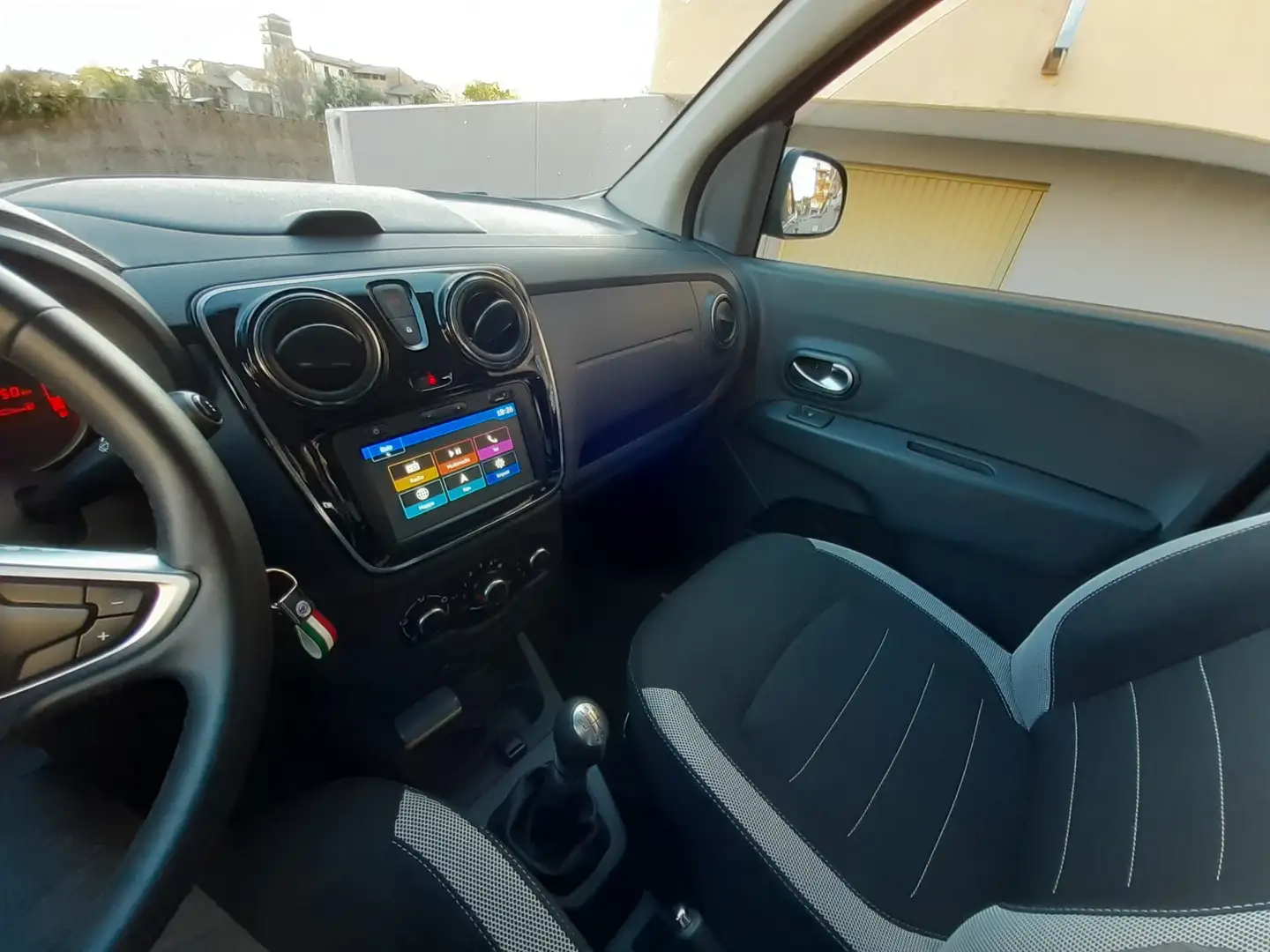 Dacia Lodgy Stepway 1.5 blue dci Techroad 115cv - 1