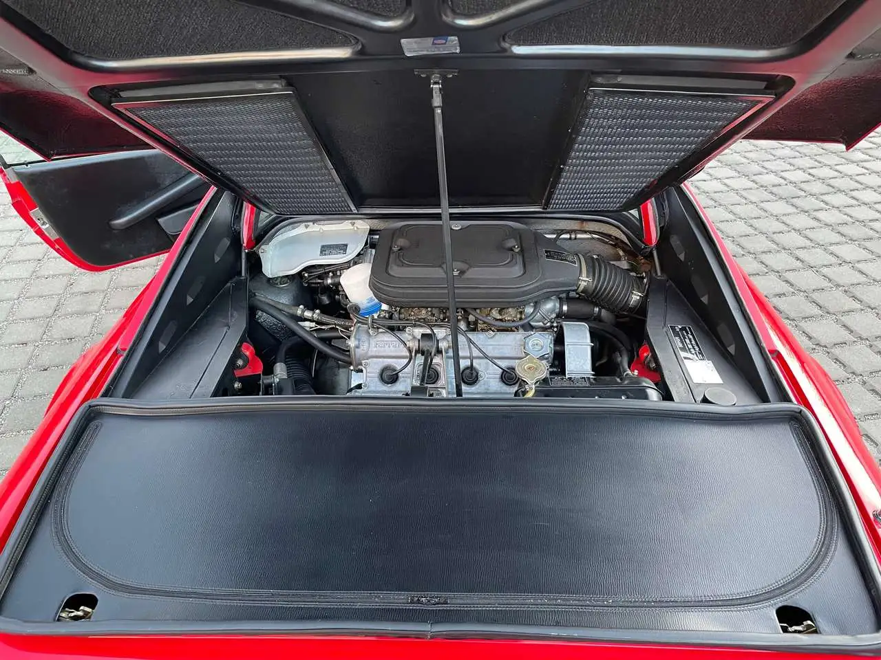 Ferrari 308 GTS, foto 8
