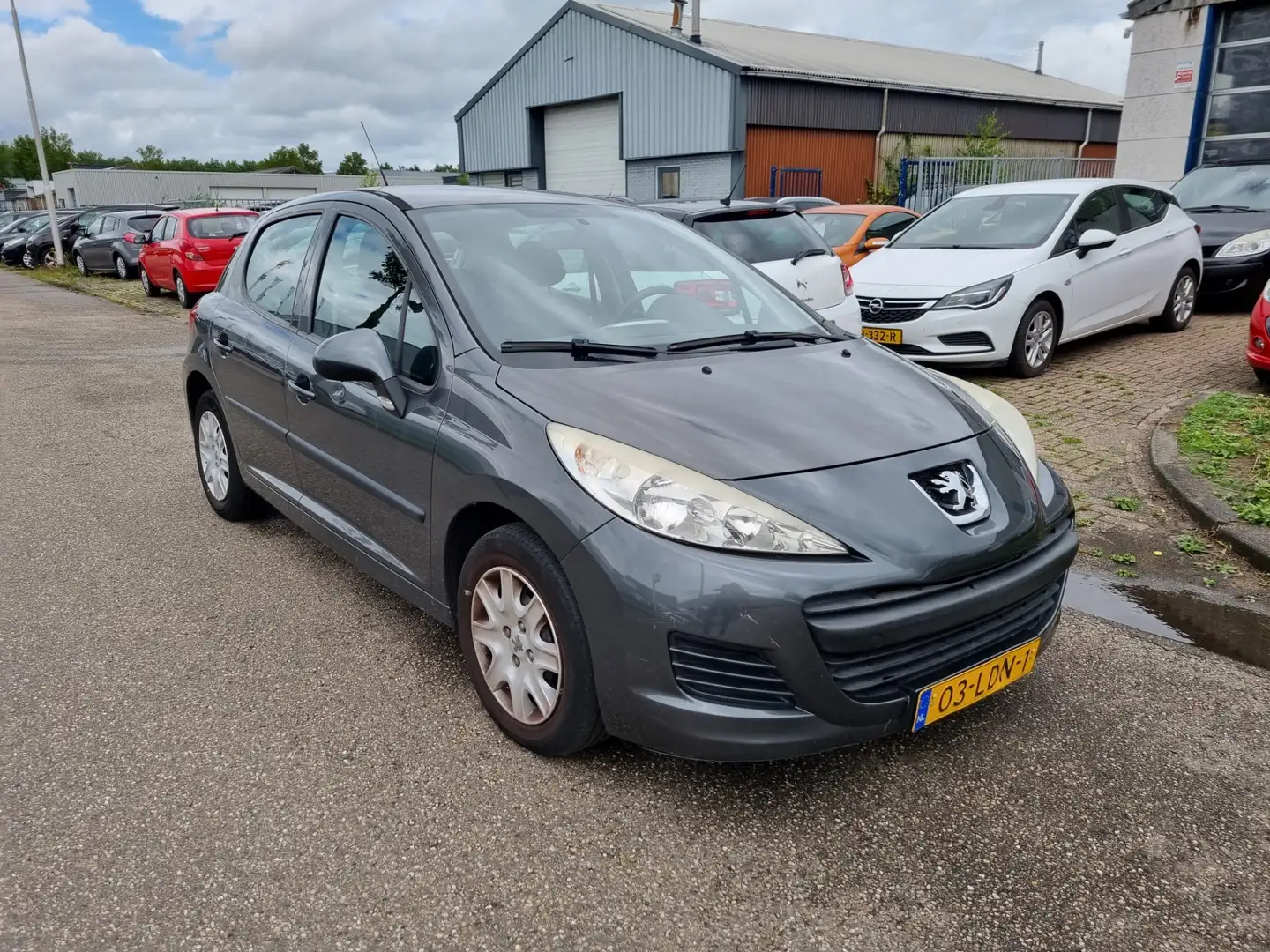 Peugeot 207 1.4 VTi X-Line Airco Bj:2010 NAP! Grau - 2