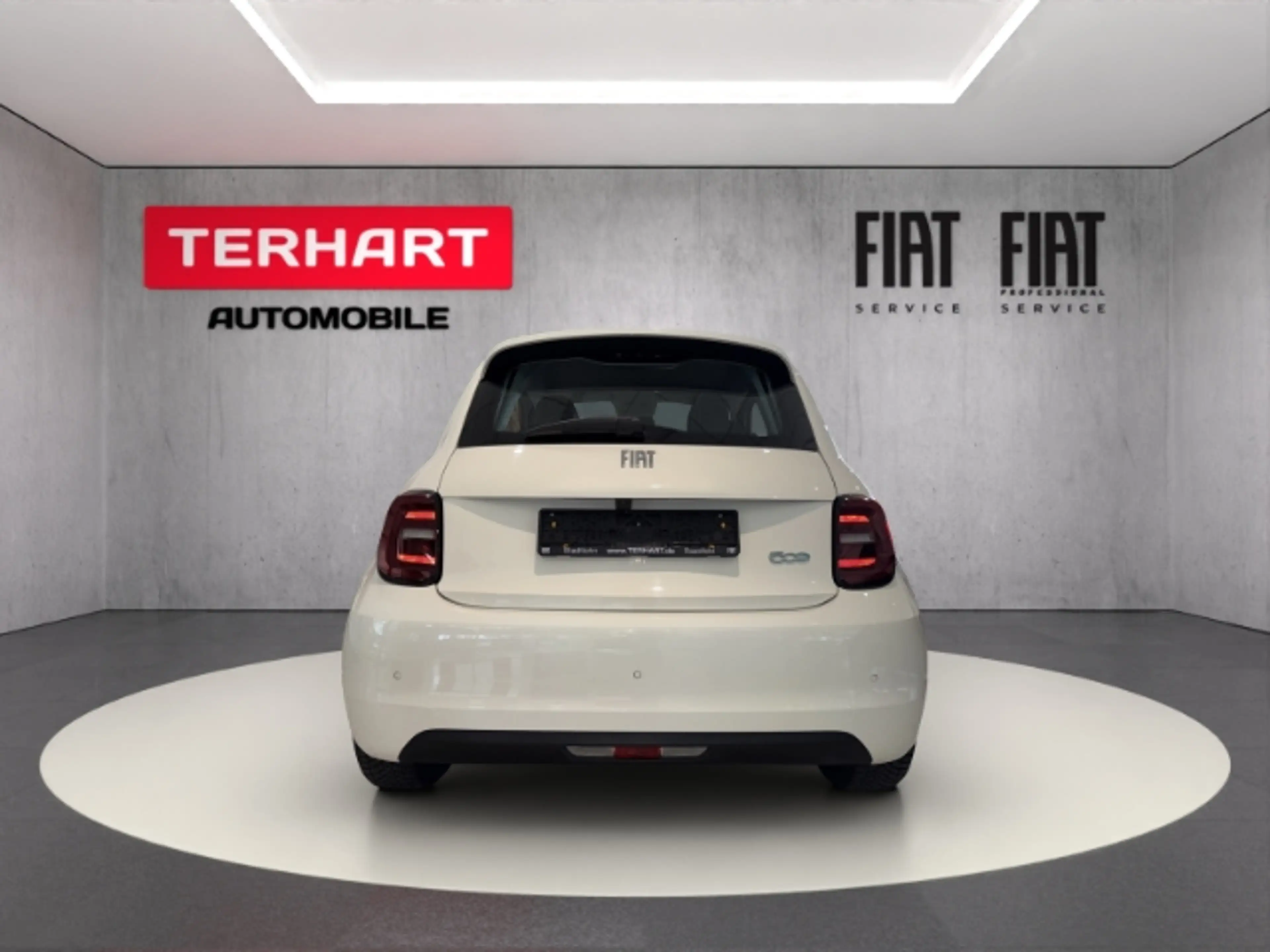 Fiat 500e Basis/Navi/RFK/Alu/Apple&Android — photo 4