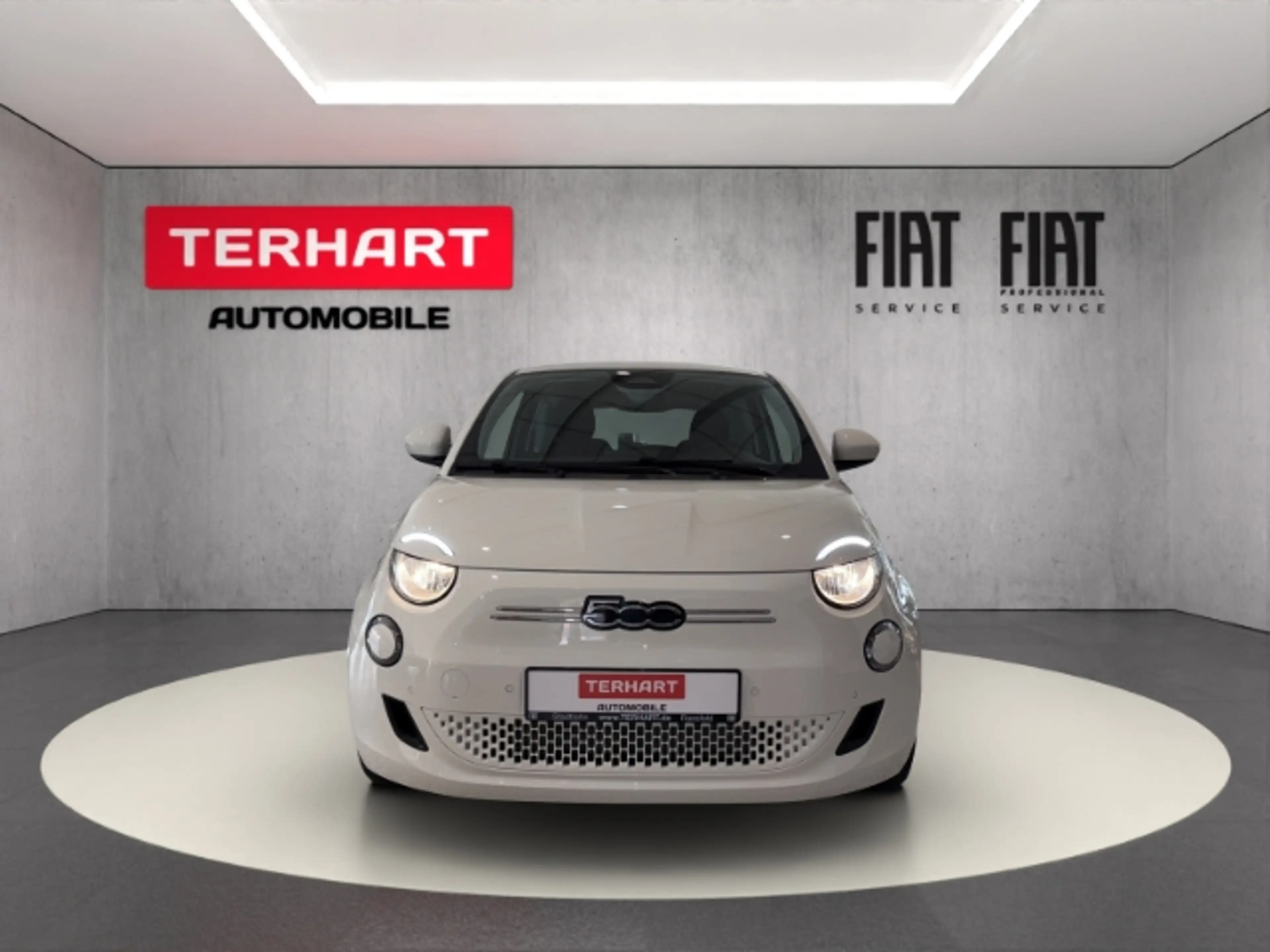 Fiat 500e Basis/Navi/RFK/Alu/Apple&Android — photo 5