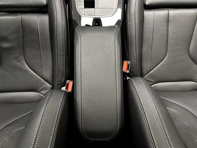 BMW 2 Series view 18