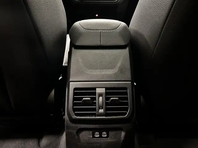 BMW 2 Series view 17