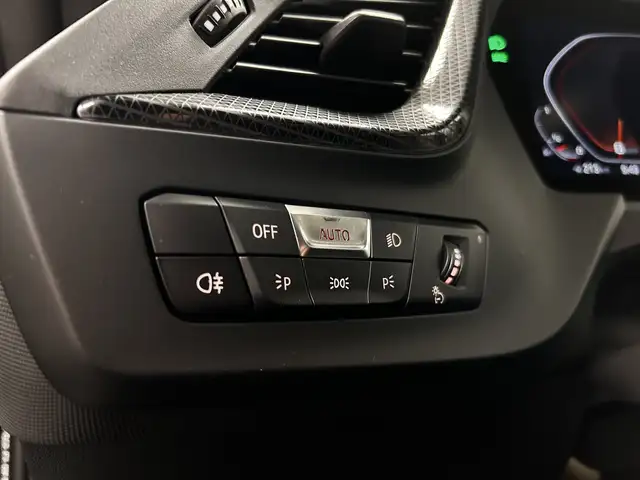BMW 2 Series view 30