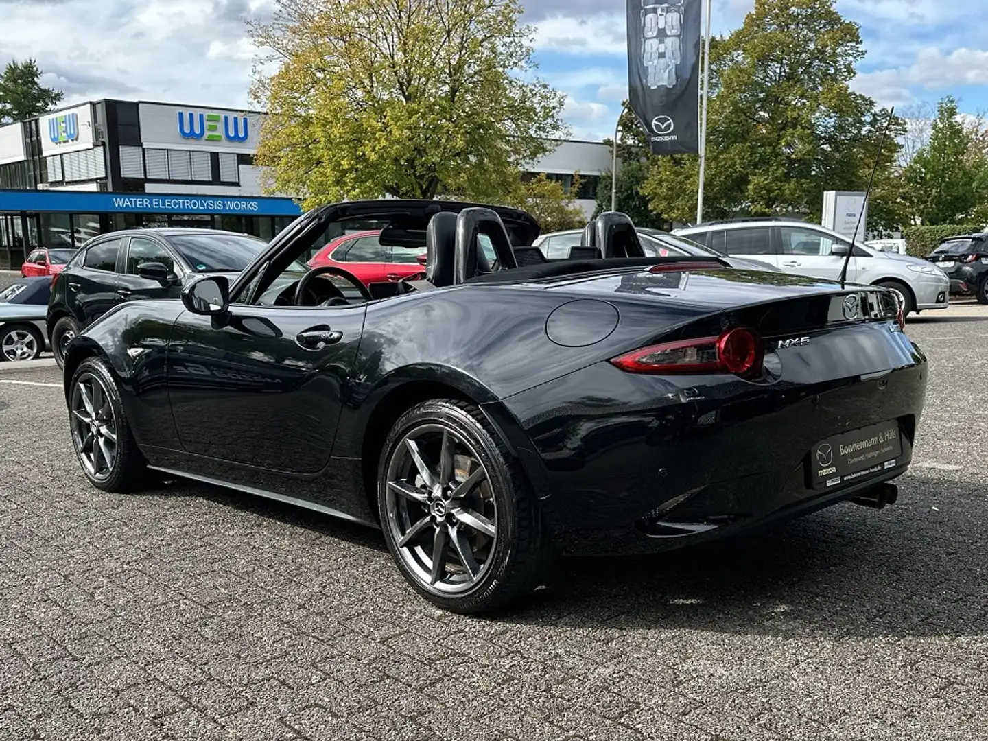 Mazda MX-5 SKYACTIV-G 184 Sports-Line *Bose Soundsystem*Matri Schwarz - 2