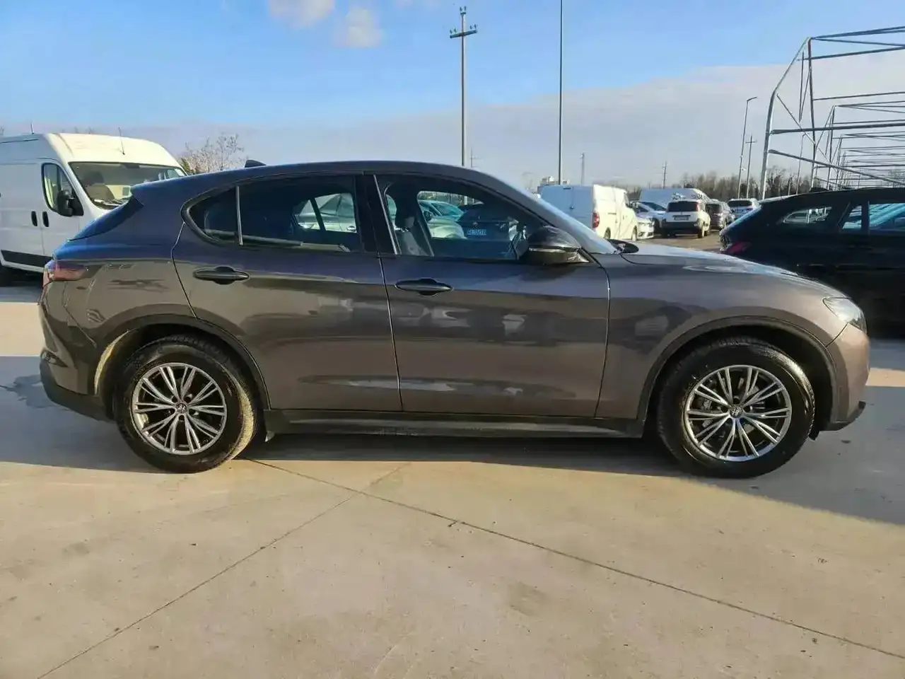 Alfa Romeo Stelvio 2023 — фото 7