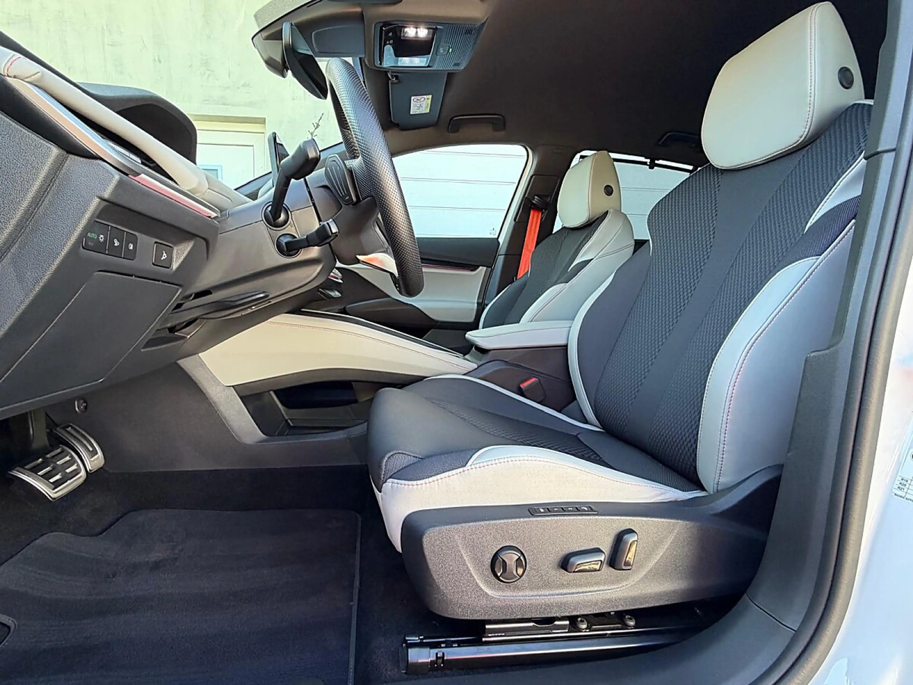 Skoda Elroq 85 85 Lodge First Edition AHK, leasingfähig, 5J... — photo 6