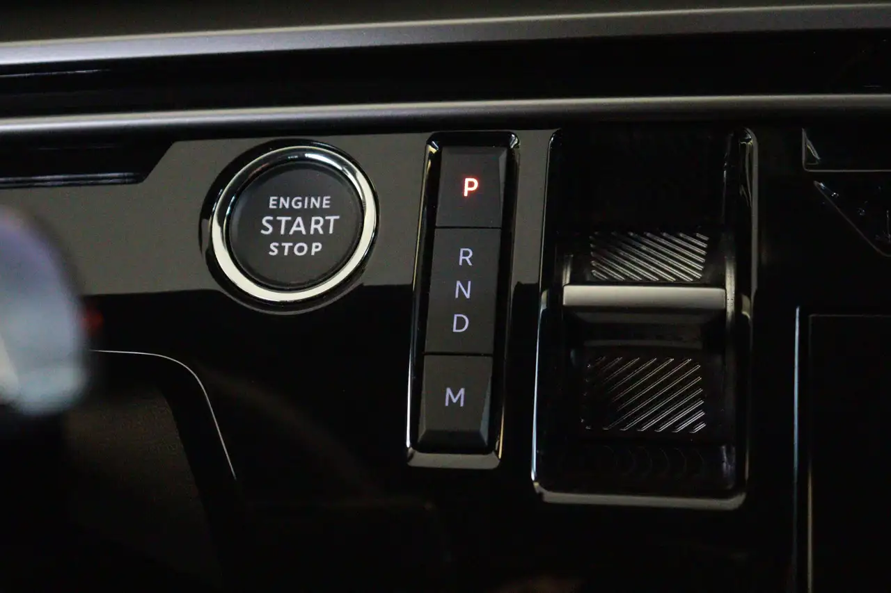 Peugeot 5008 1.2 Hybrid 145 Allure Automaat | 7 PERS | APPCONNE 12