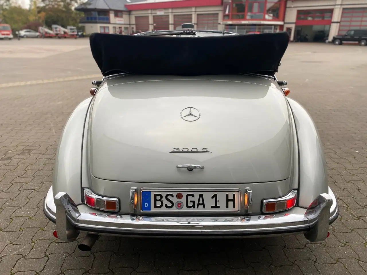 Mercedes-Benz 300 S CABRIOLET 188, foto 11