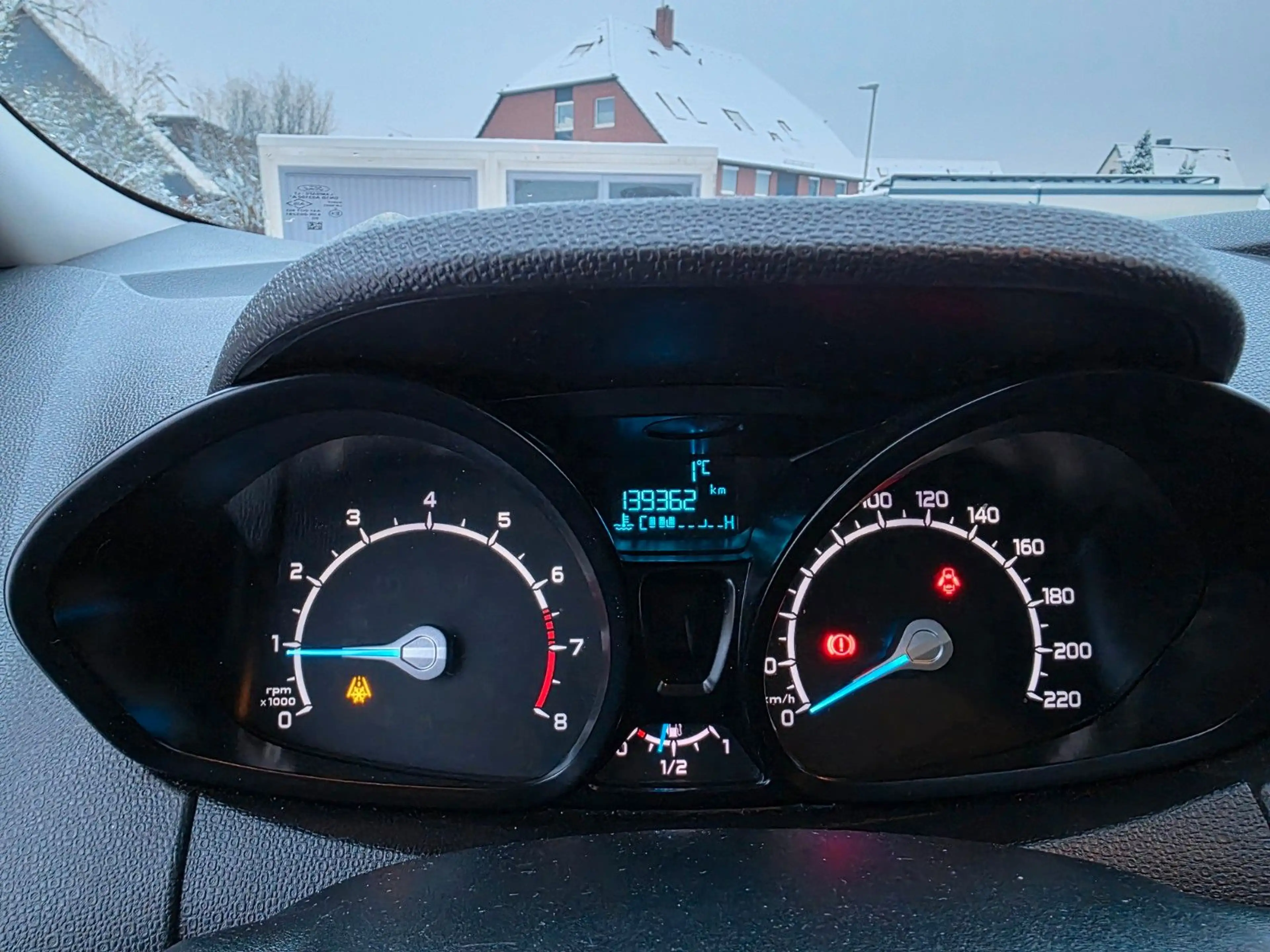 Ford EcoSport Titanium — photo 14