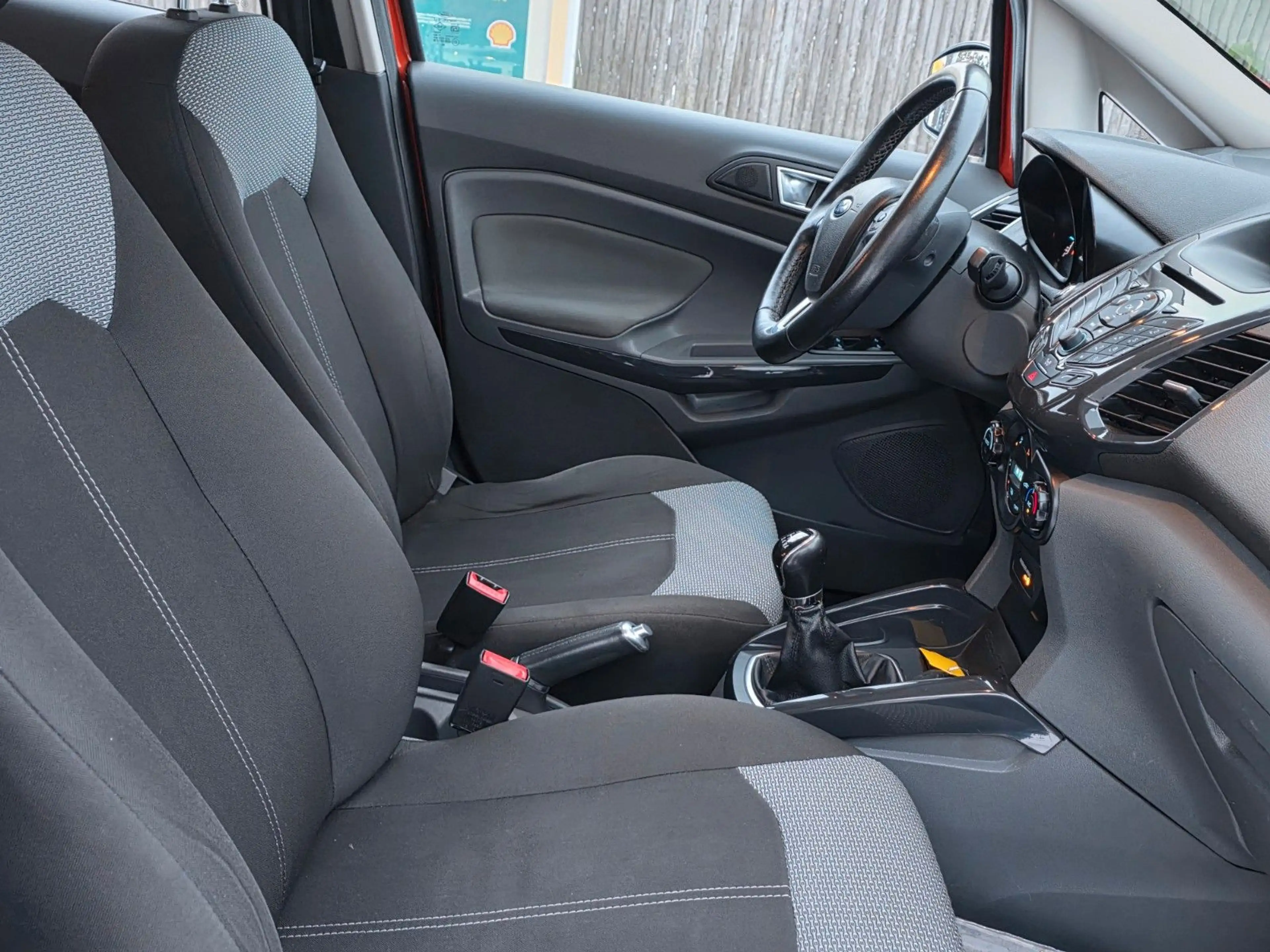 Ford EcoSport Titanium — photo 13