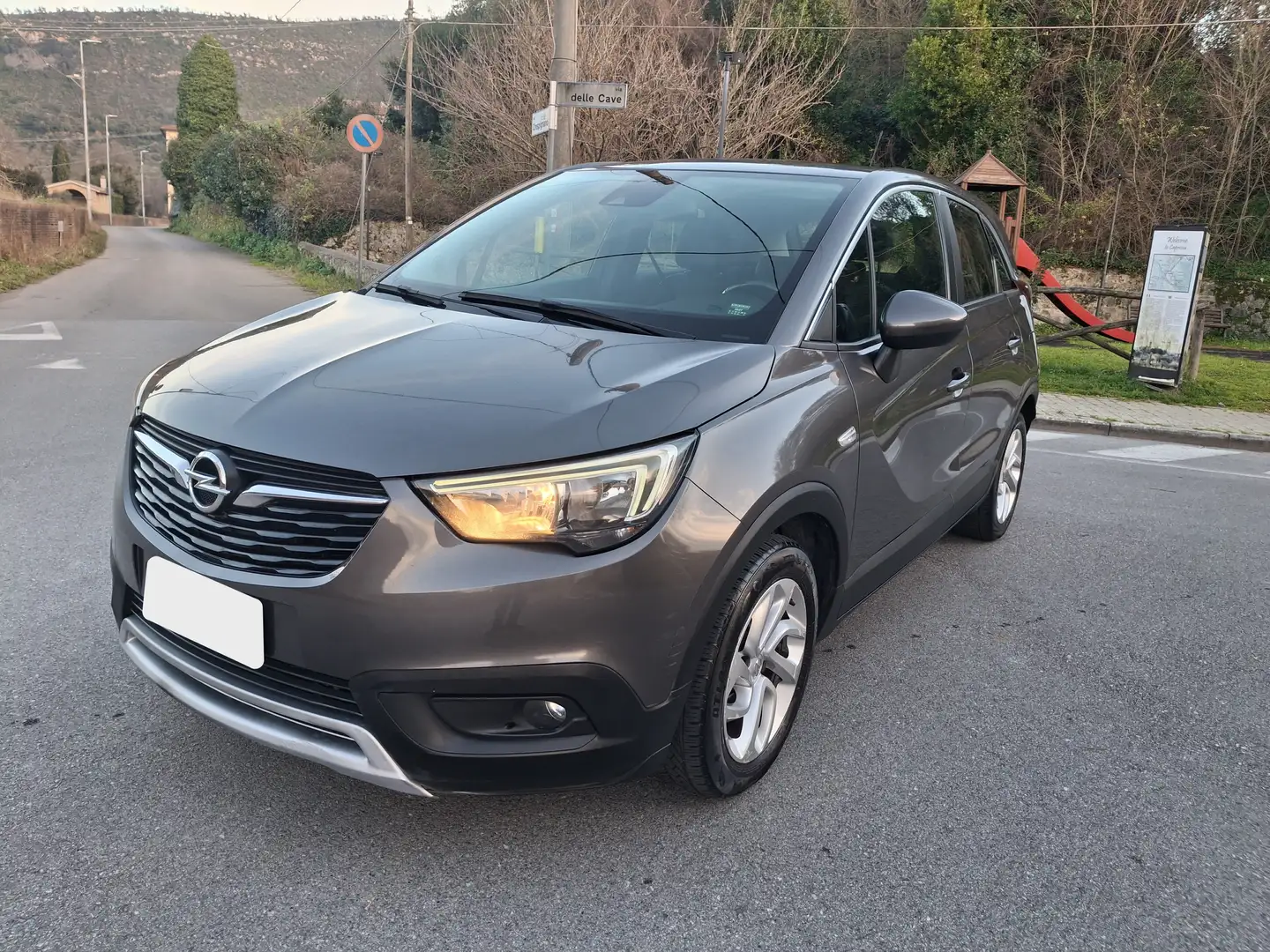 Opel Crossland X Crossland X 1.2 Innovation 83cv my18.5 Grau - 1