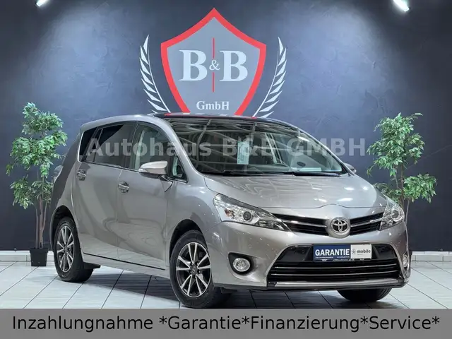 Toyota Verso 1.8*2HD*Navi*Tempo*Kamera*Panorama*AHK*SHZ