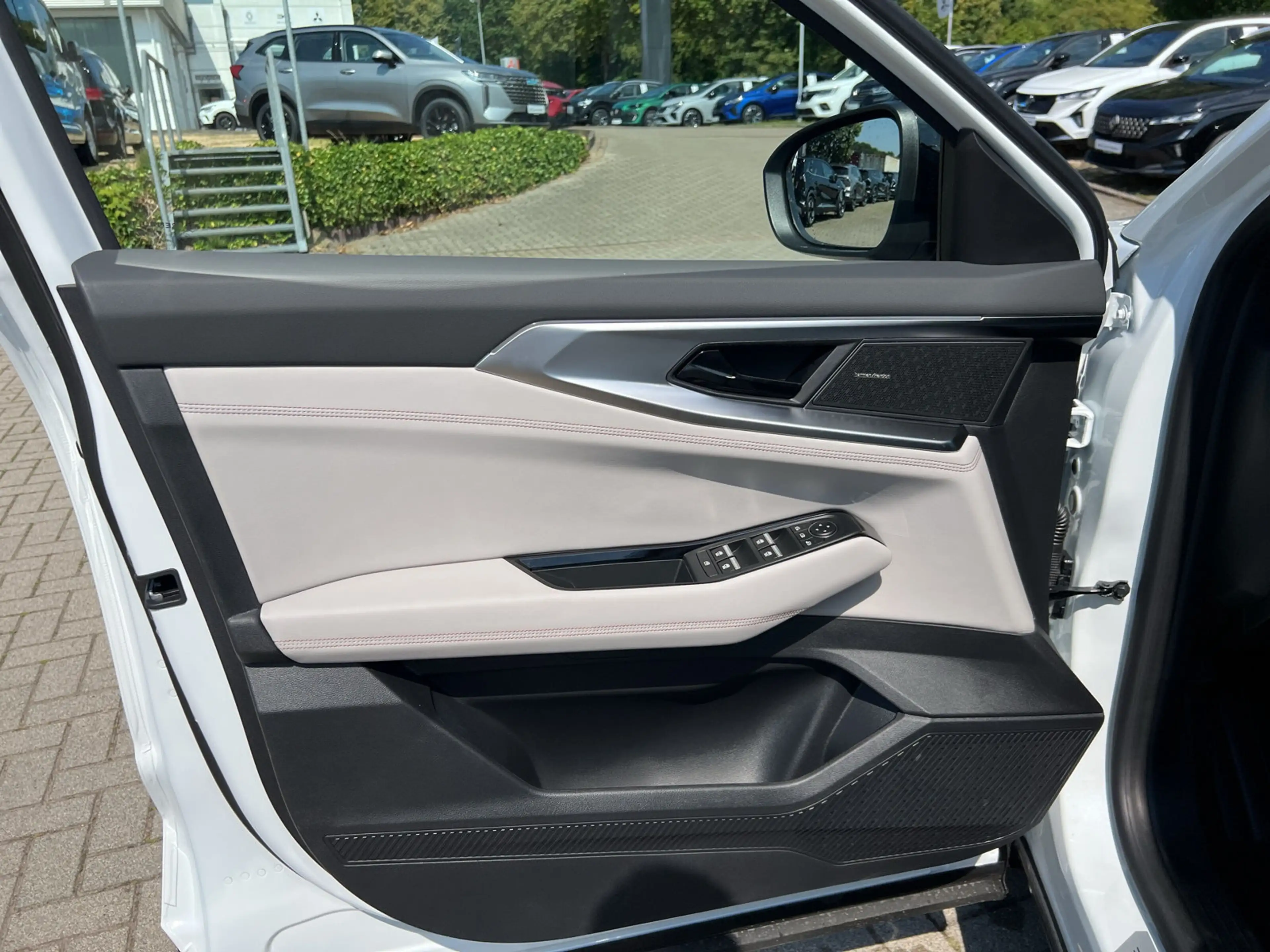 Renault Espace E-TECH 200 Iconic 7-S SHZ LKHZ 360° Pano — photo 13