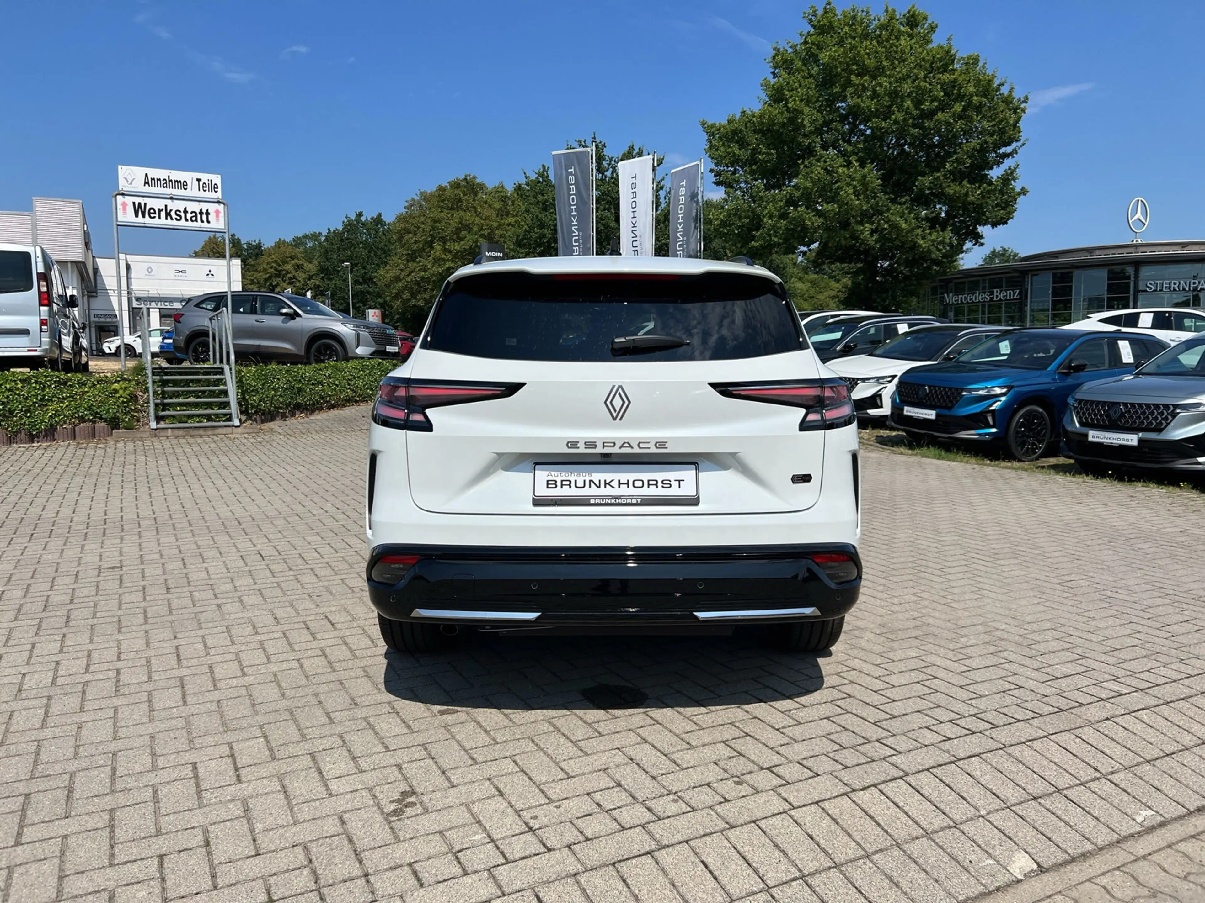 Renault Espace E-TECH 200 Iconic 7-S SHZ LKHZ 360° Pano — photo 2