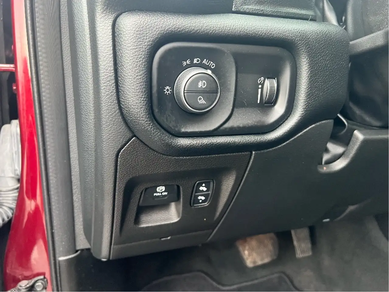RAM 1500 снимка RAM 1500