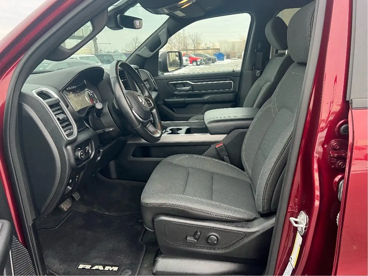RAM 1500 снимка RAM 1500