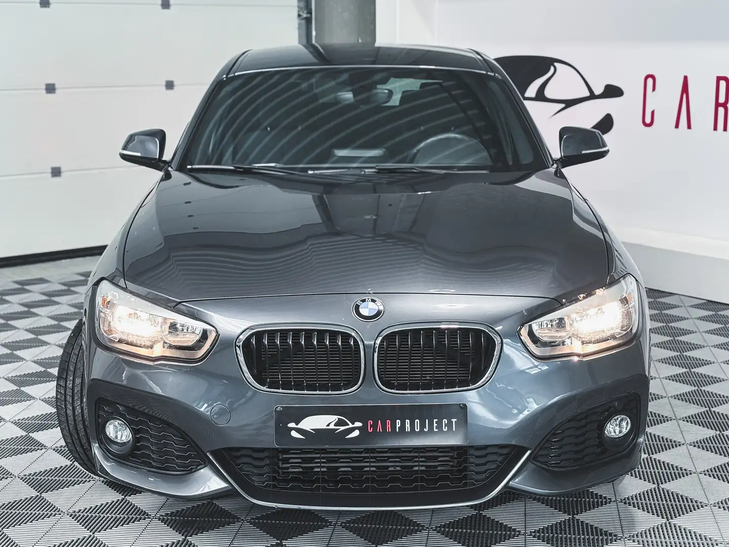 BMW 116 i, PACK-M, Capteur Ar, GPS, Climatisation, Cruise Grau - 2