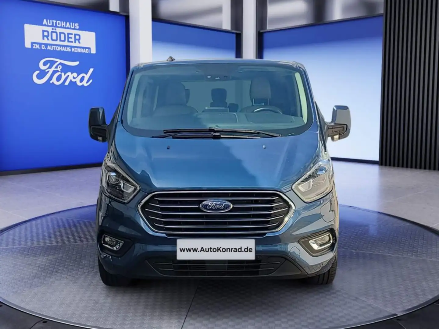 Ford Tourneo Custom 320 L1H1 VA 1.0 EcoBoost PHEV Titanium Modrá - 2