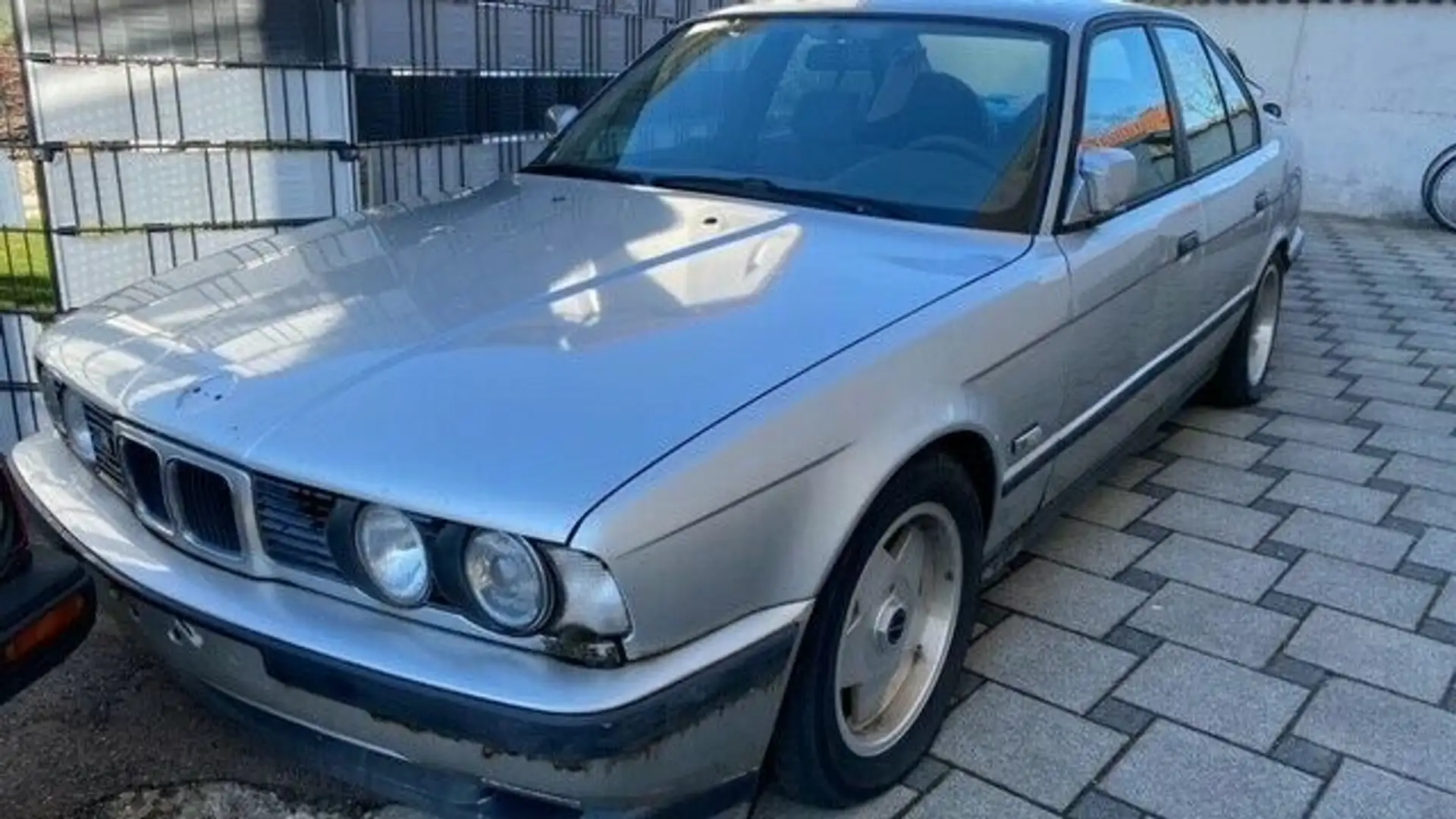 BMW 525 i E34 Argent - 1
