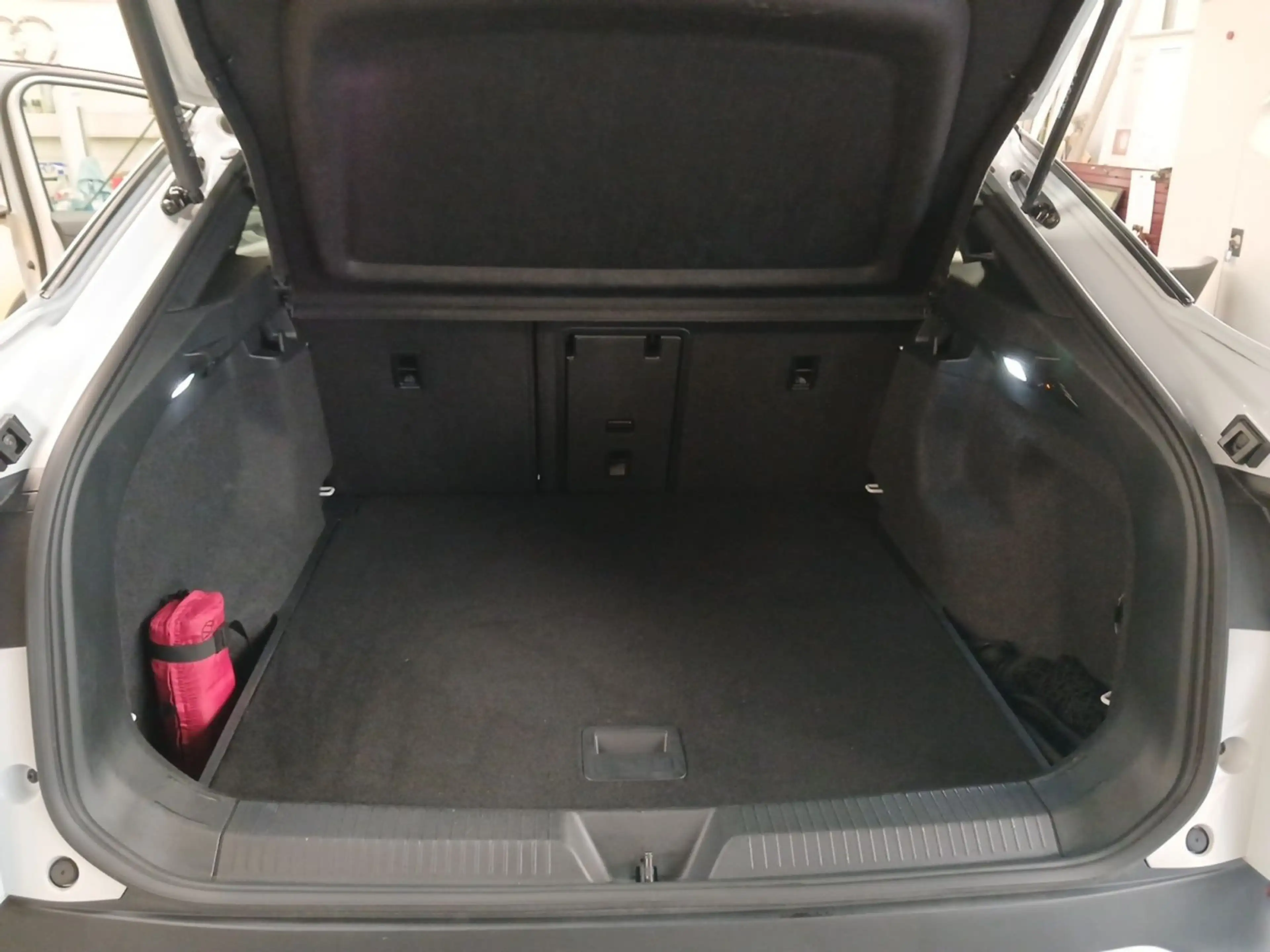 Volkswagen ID.5 Pro Performance 82kWh AHK Ambiente RFK Stan — photo 11