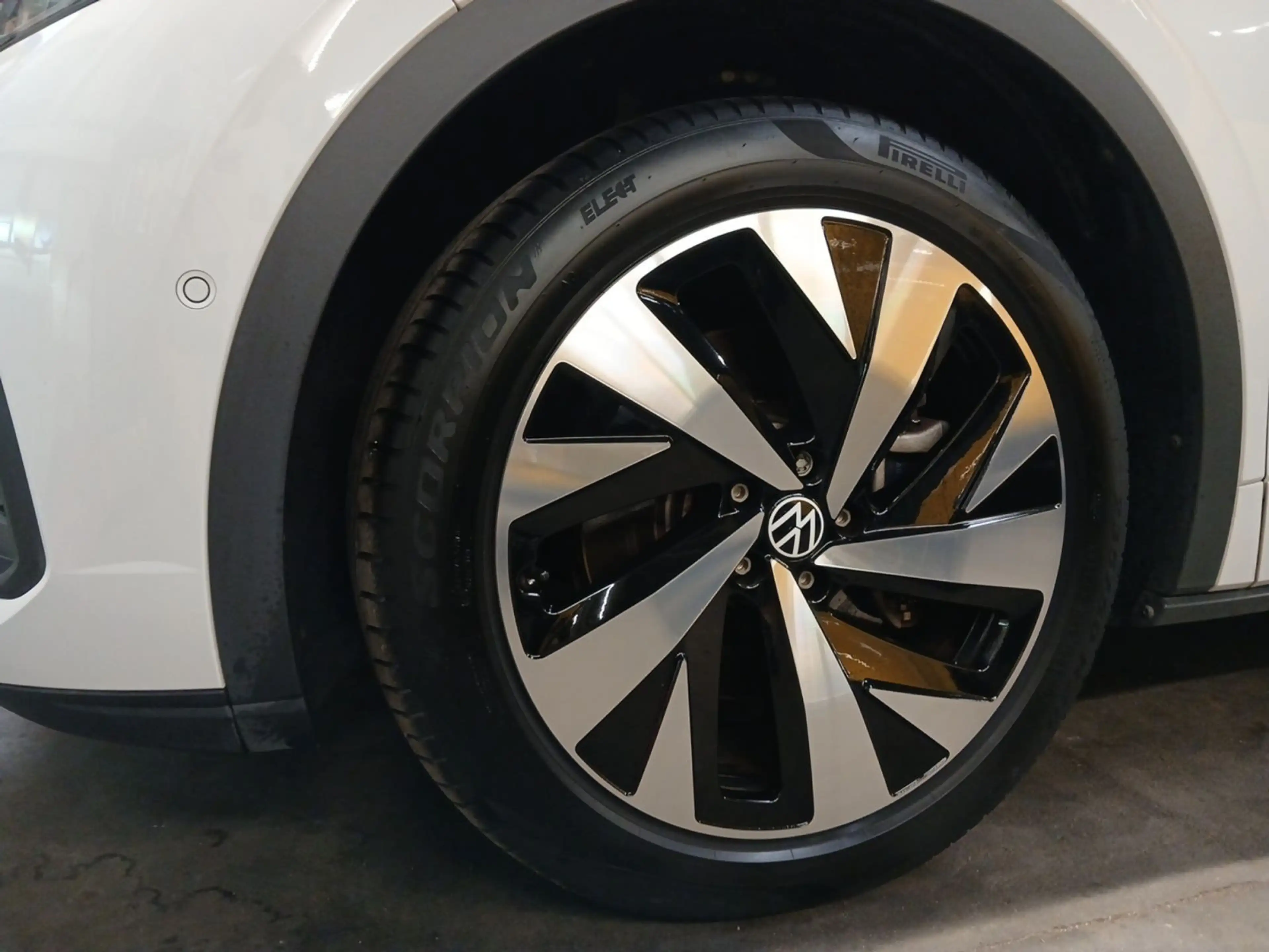 Volkswagen ID.5 Pro Performance 82kWh AHK Ambiente RFK Stan — photo 7