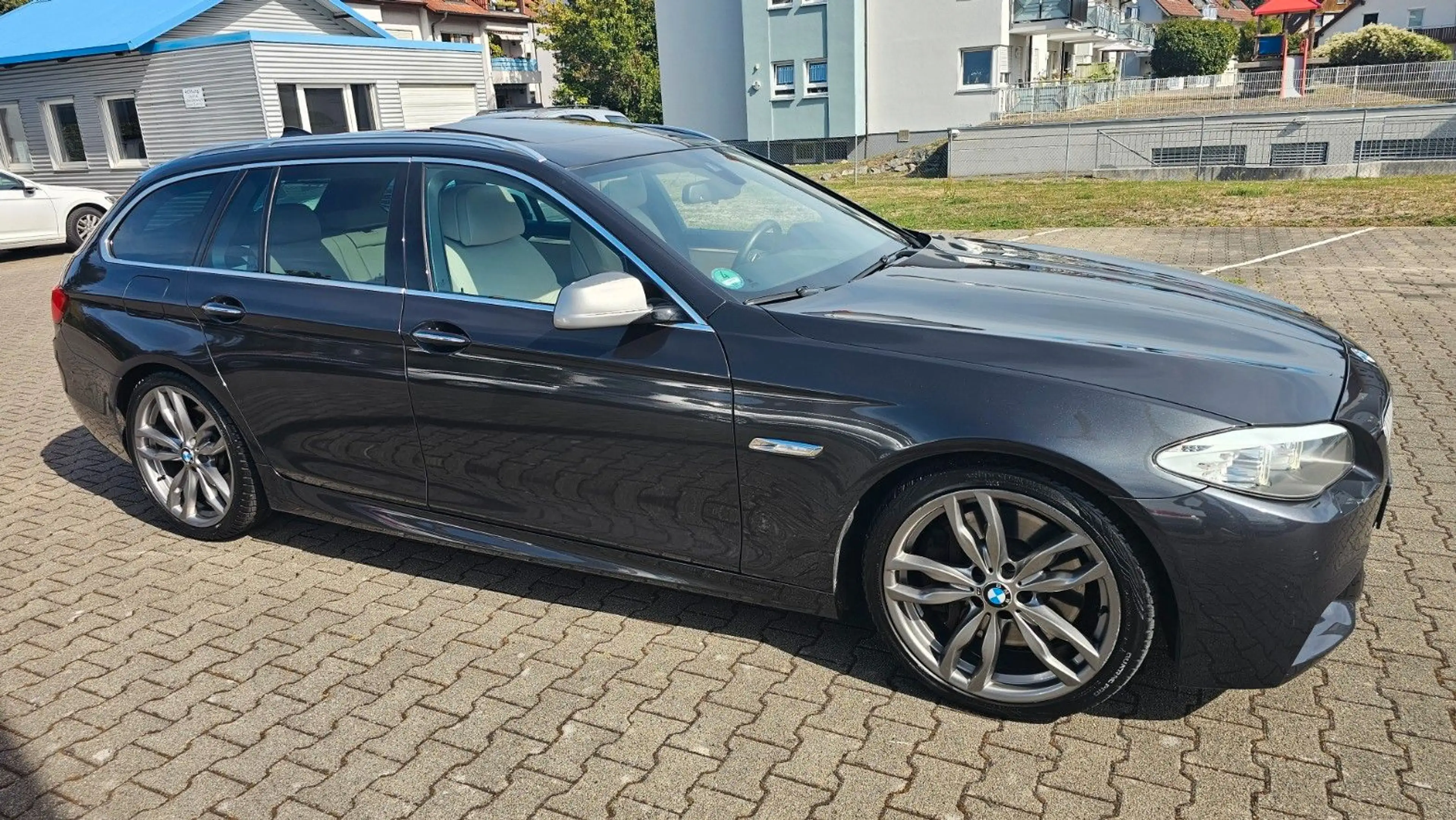 BMW 550 d xDrive M-SPORT 20'' — photo 4