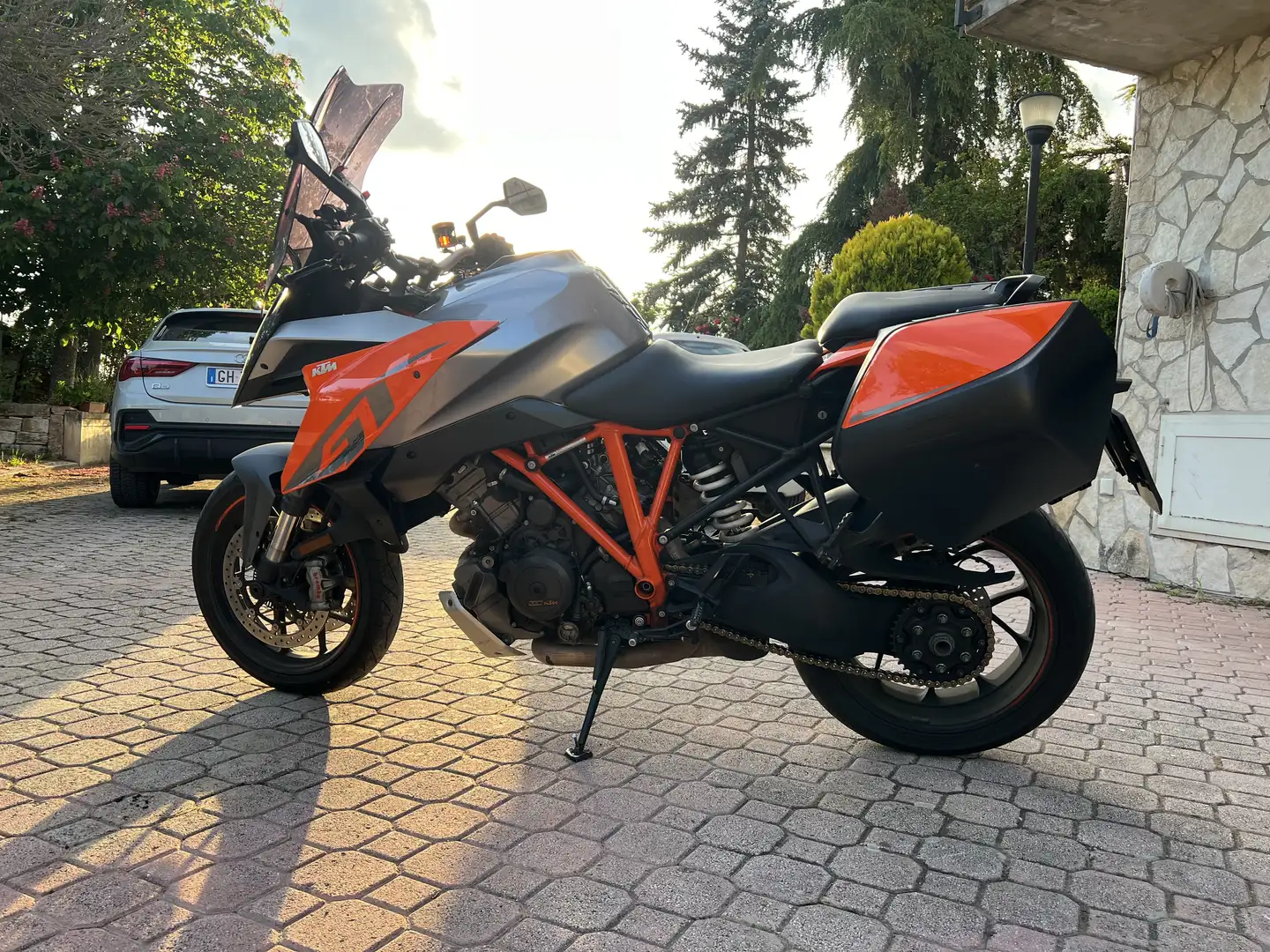 KTM 1290 Super Duke GT - 2