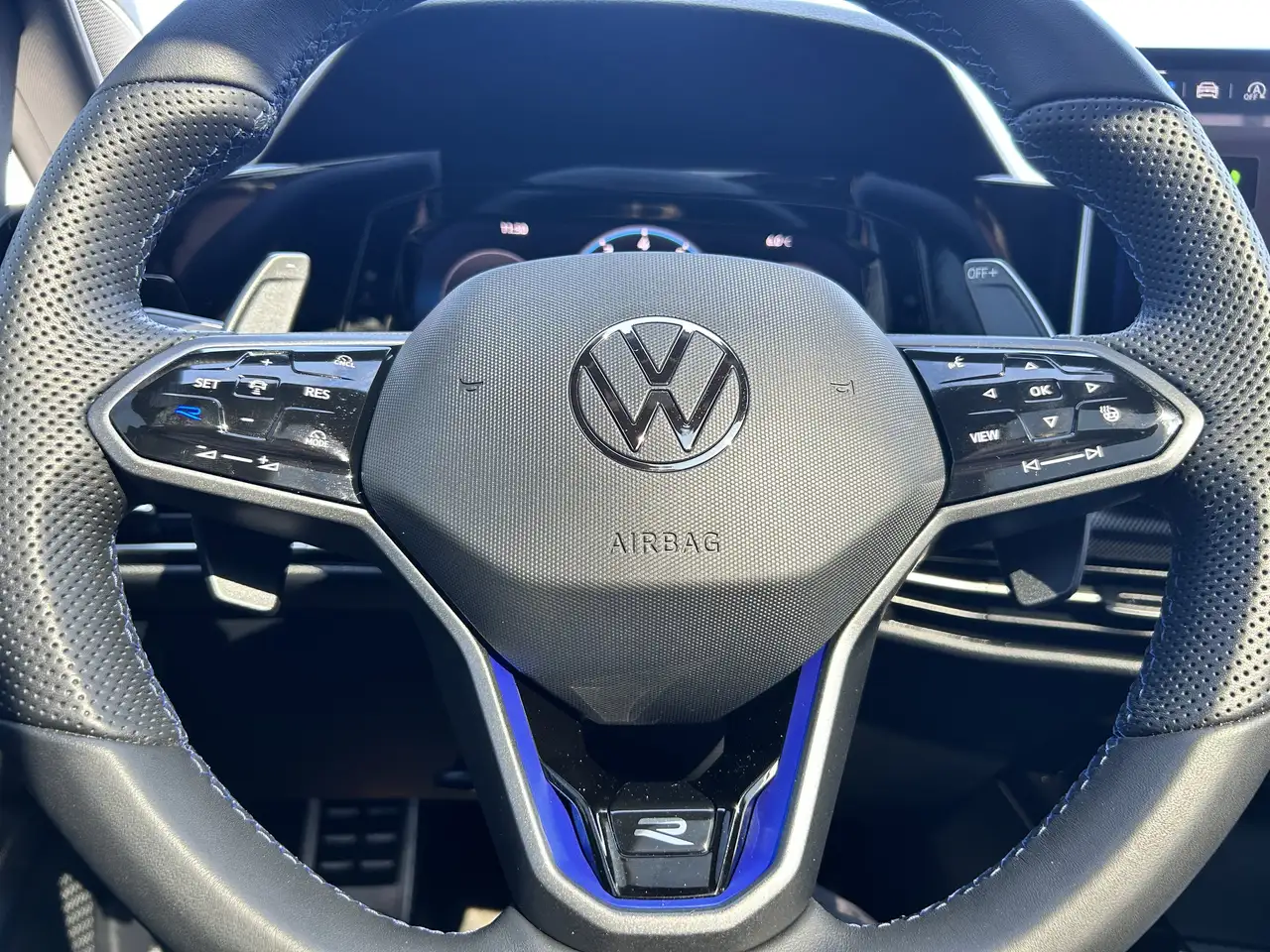 Volkswagen Golf R снимка Volkswagen Golf R