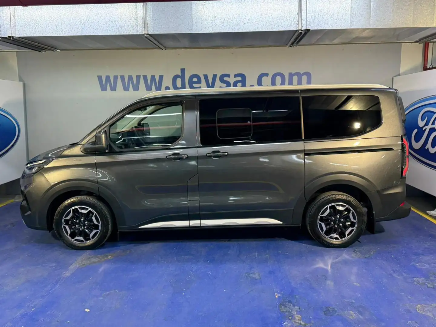 Ford Tourneo Custom 2.0 EcoBlue Active 150 Gris - 2