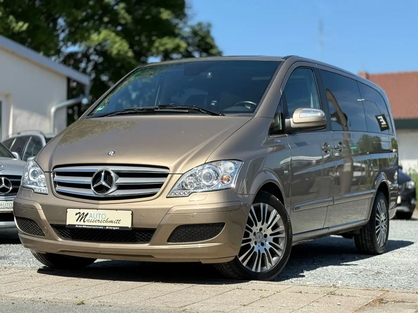 Mercedes-Benz Viano 3.0 CDI Ambiente LANG PANO AHK STANDHZ Beige - 2