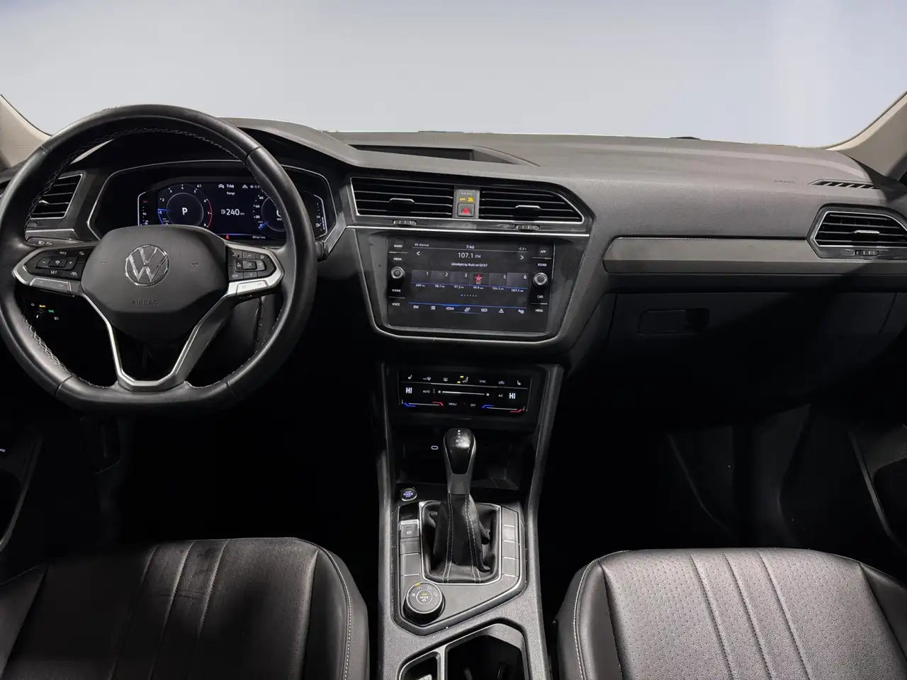 Volkswagen Tiguan снимка Volkswagen Tiguan