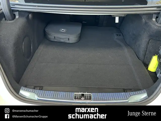 Mercedes-Benz S-Class view 14
