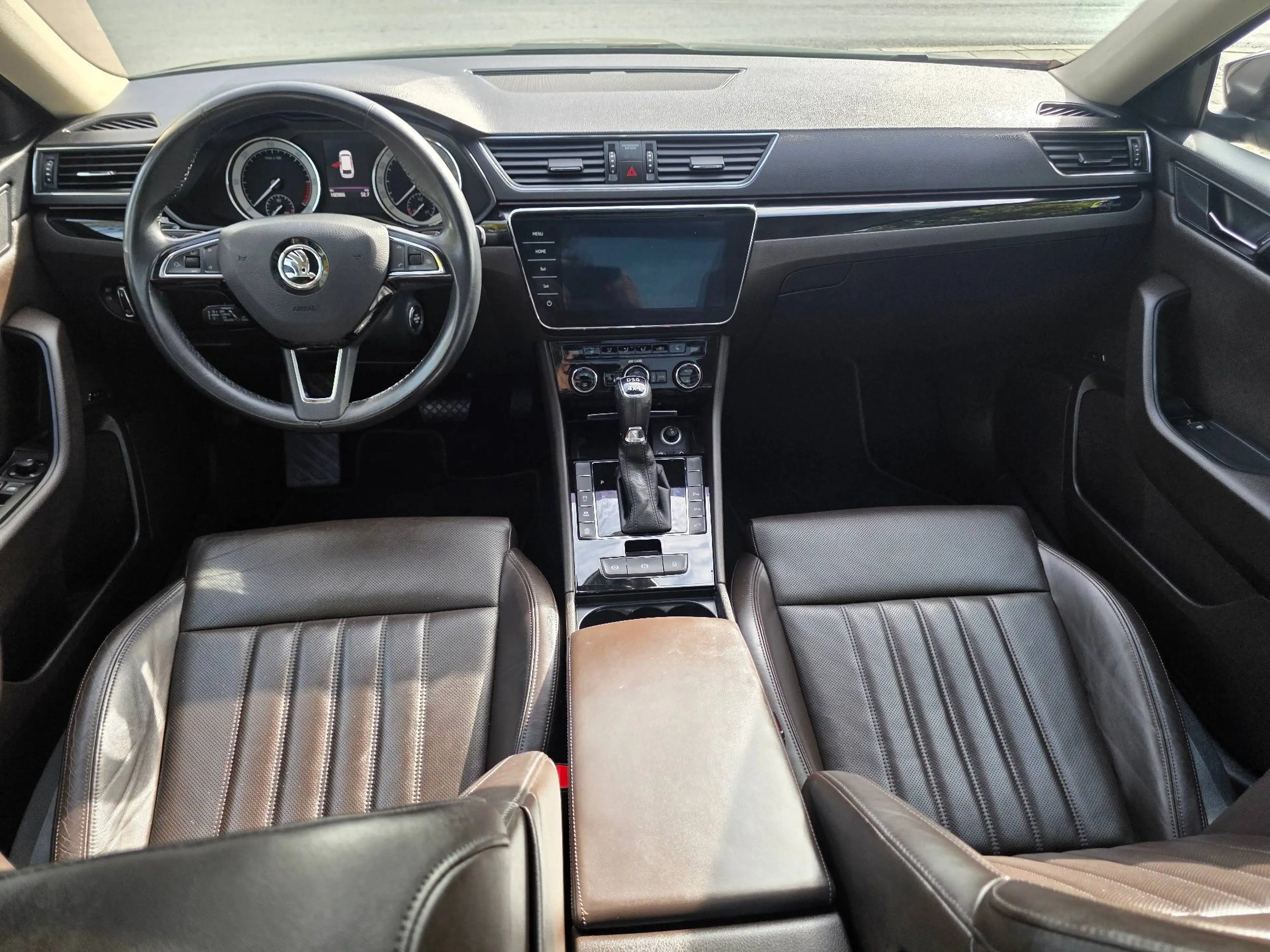 Skoda Superb Laurin & Klement — photo 11