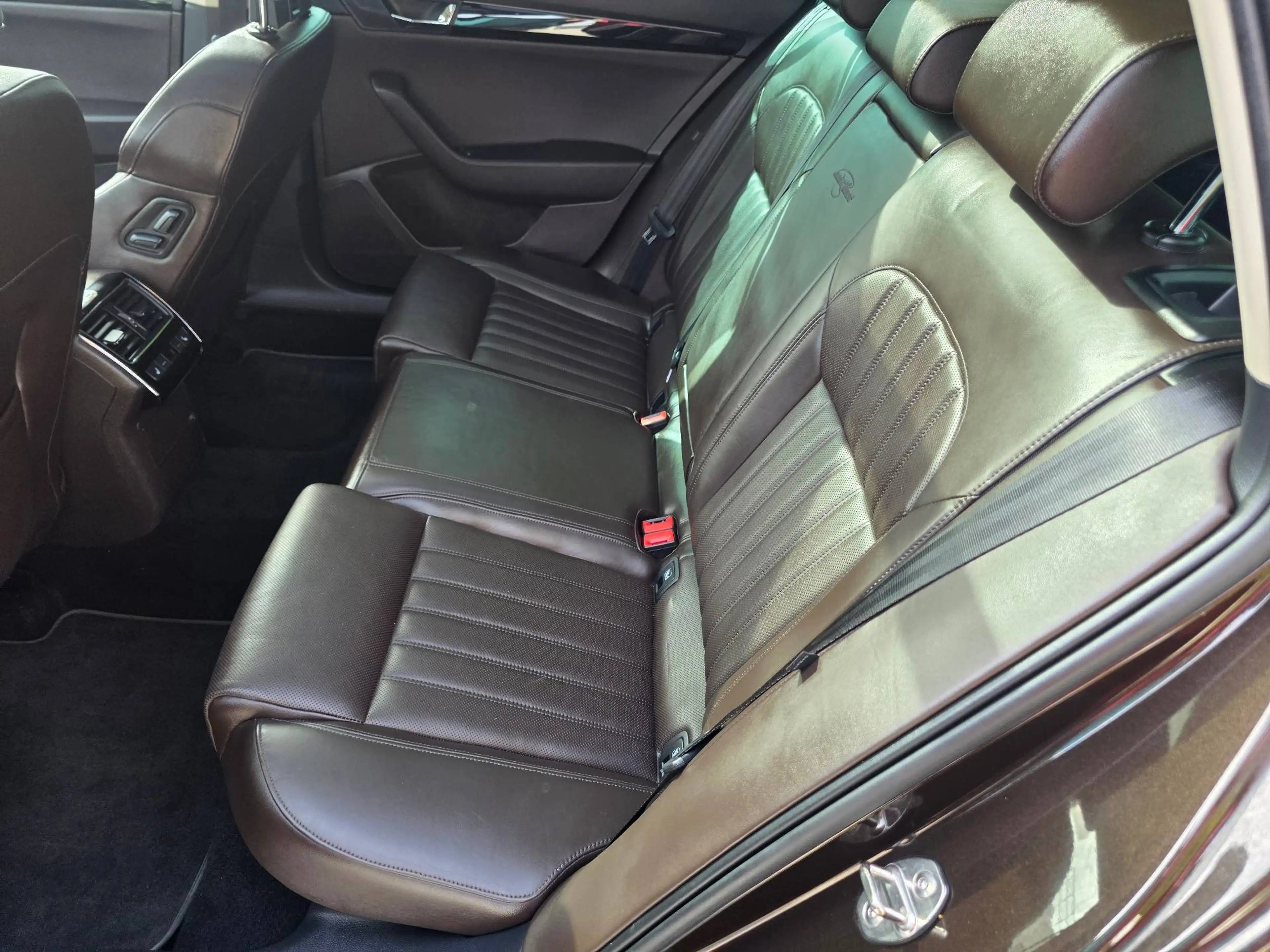 Skoda Superb Laurin & Klement — photo 10