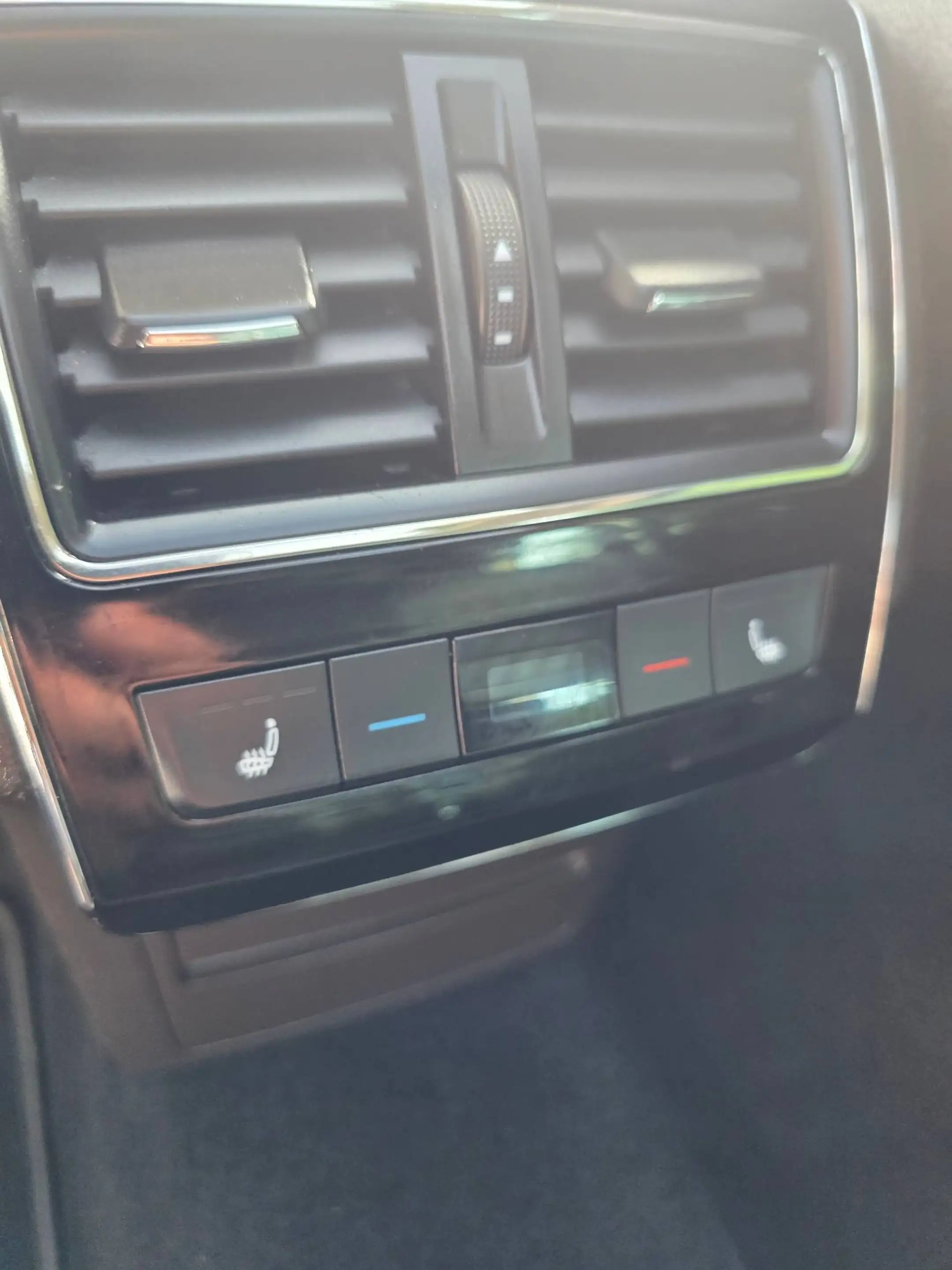 Skoda Superb Laurin & Klement — photo 14