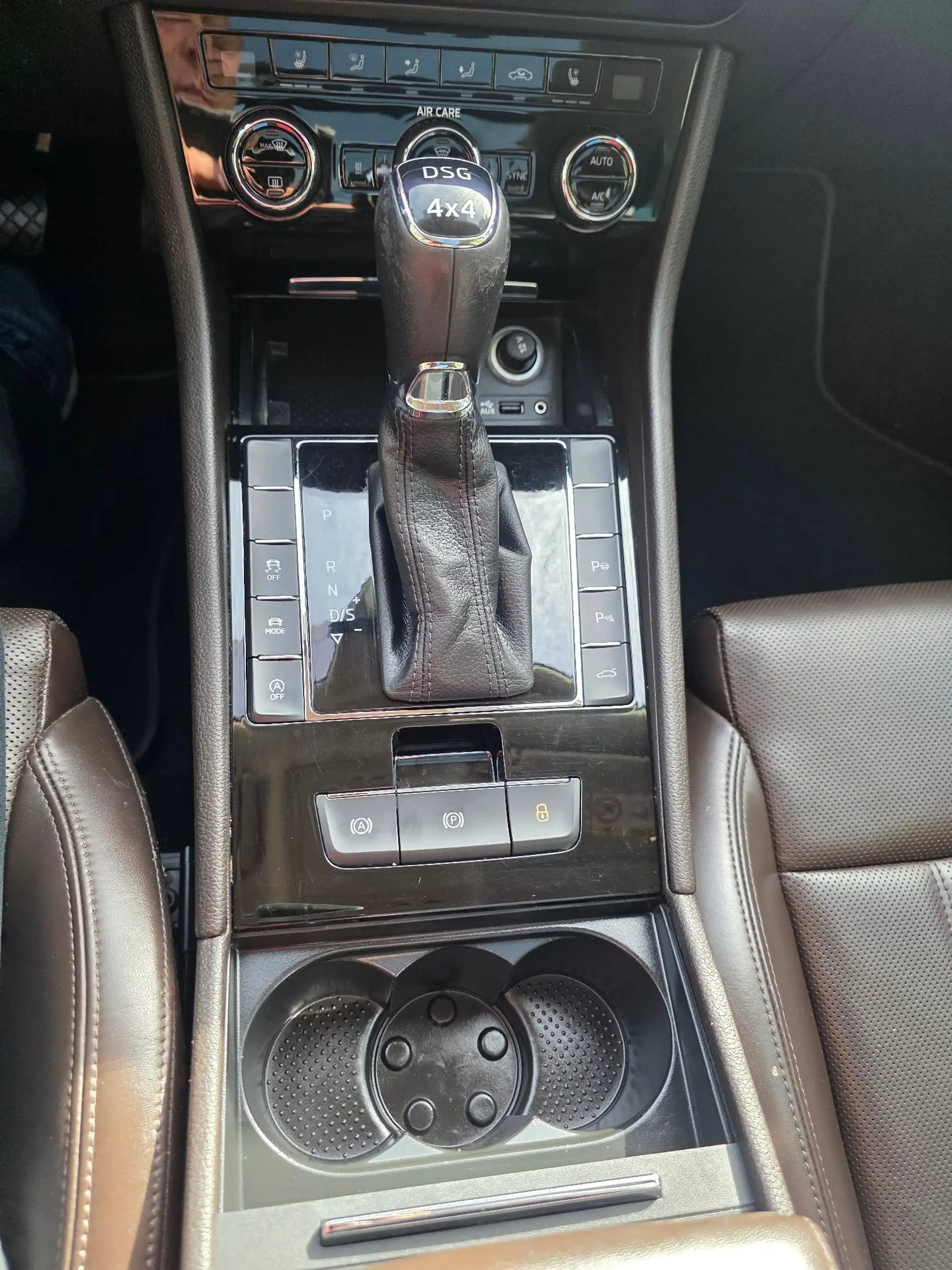 Skoda Superb Laurin & Klement — photo 6