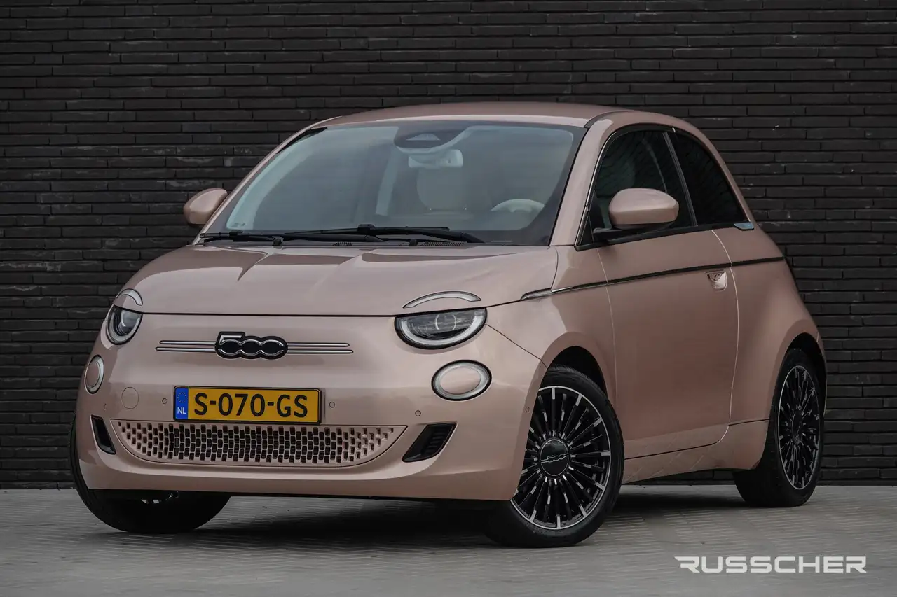 Fiat 500e 118Pk | 42 kWh | 3+1 La Prima | Leder | Achteruitr — photo 1 of 40