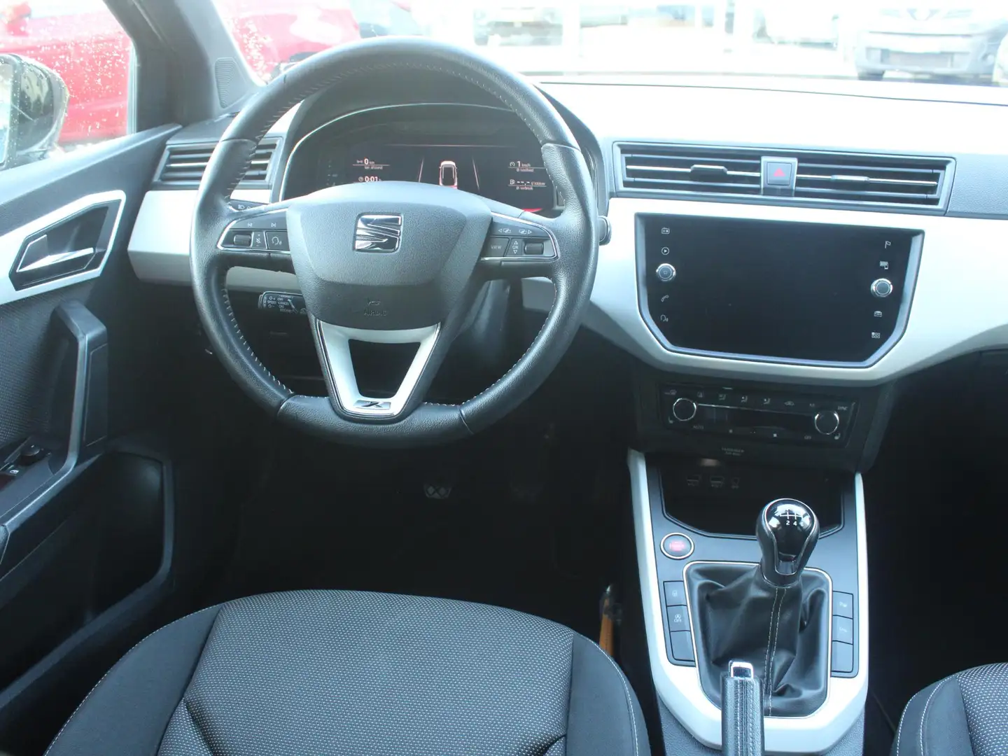 SEAT Arona 1.0 TSI Xcellence Business Intense | 115 PK | NAVI Gris - 2