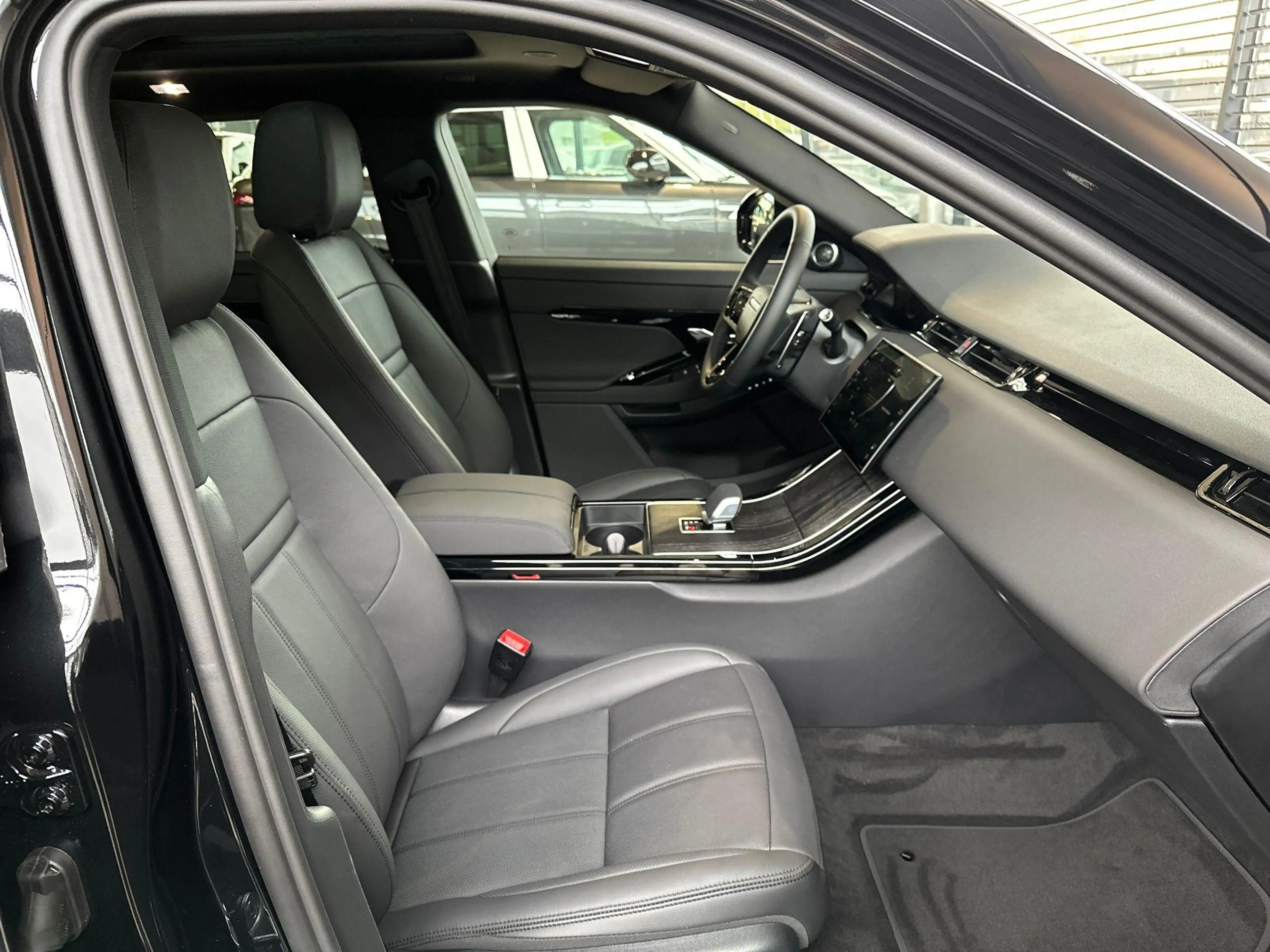 Land Rover Range Rover Evoque P270e AWD DYNAMIC SE -PANO.DAK|20"LM|BLACK PACK|CO — photo 3