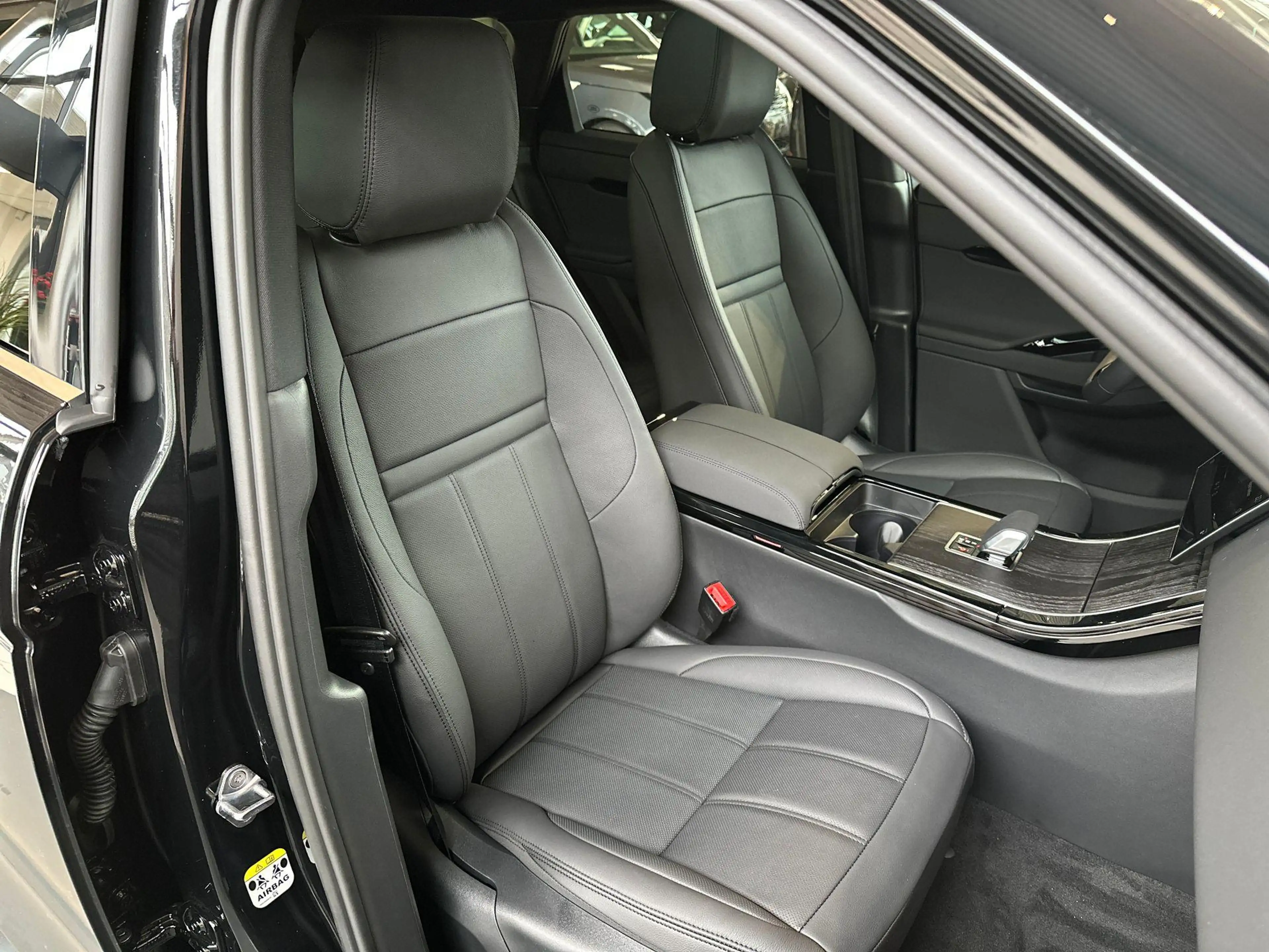 Land Rover Range Rover Evoque P270e AWD DYNAMIC SE -PANO.DAK|20"LM|BLACK PACK|CO — photo 10