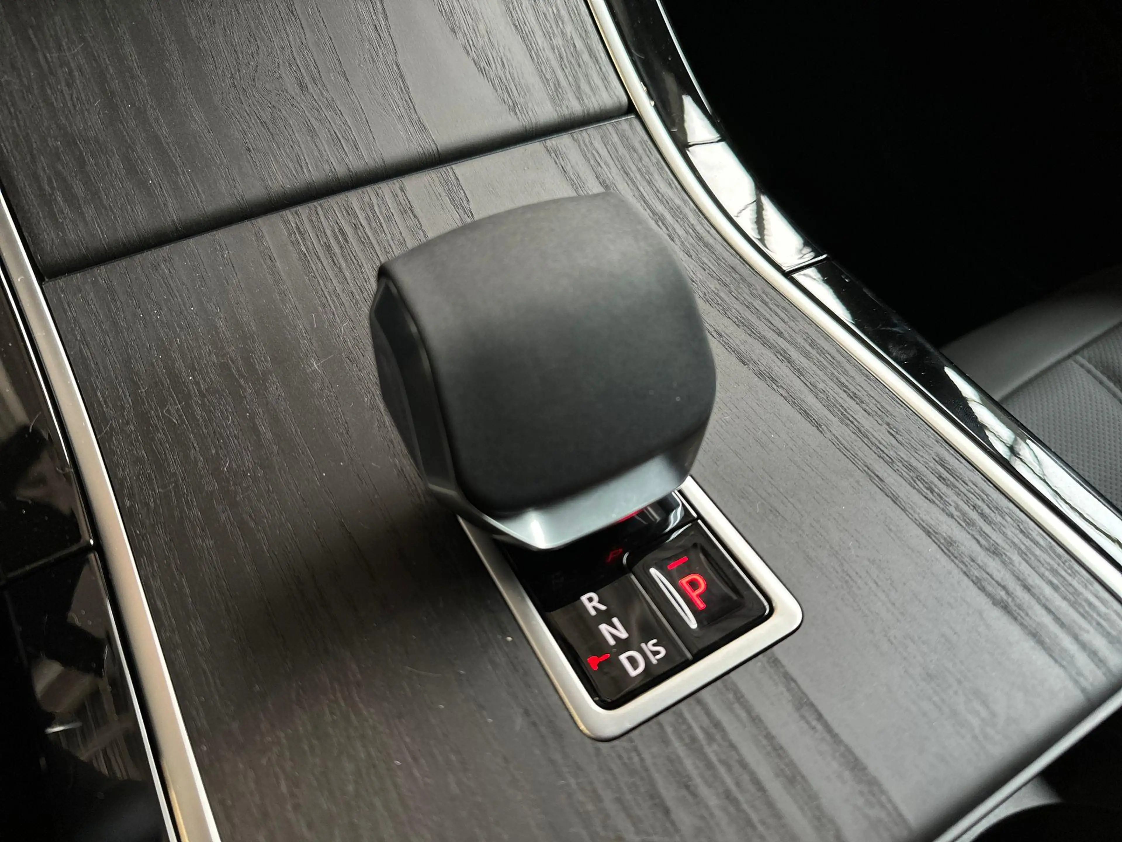 Land Rover Range Rover Evoque P270e AWD DYNAMIC SE -PANO.DAK|20"LM|BLACK PACK|CO — photo 16
