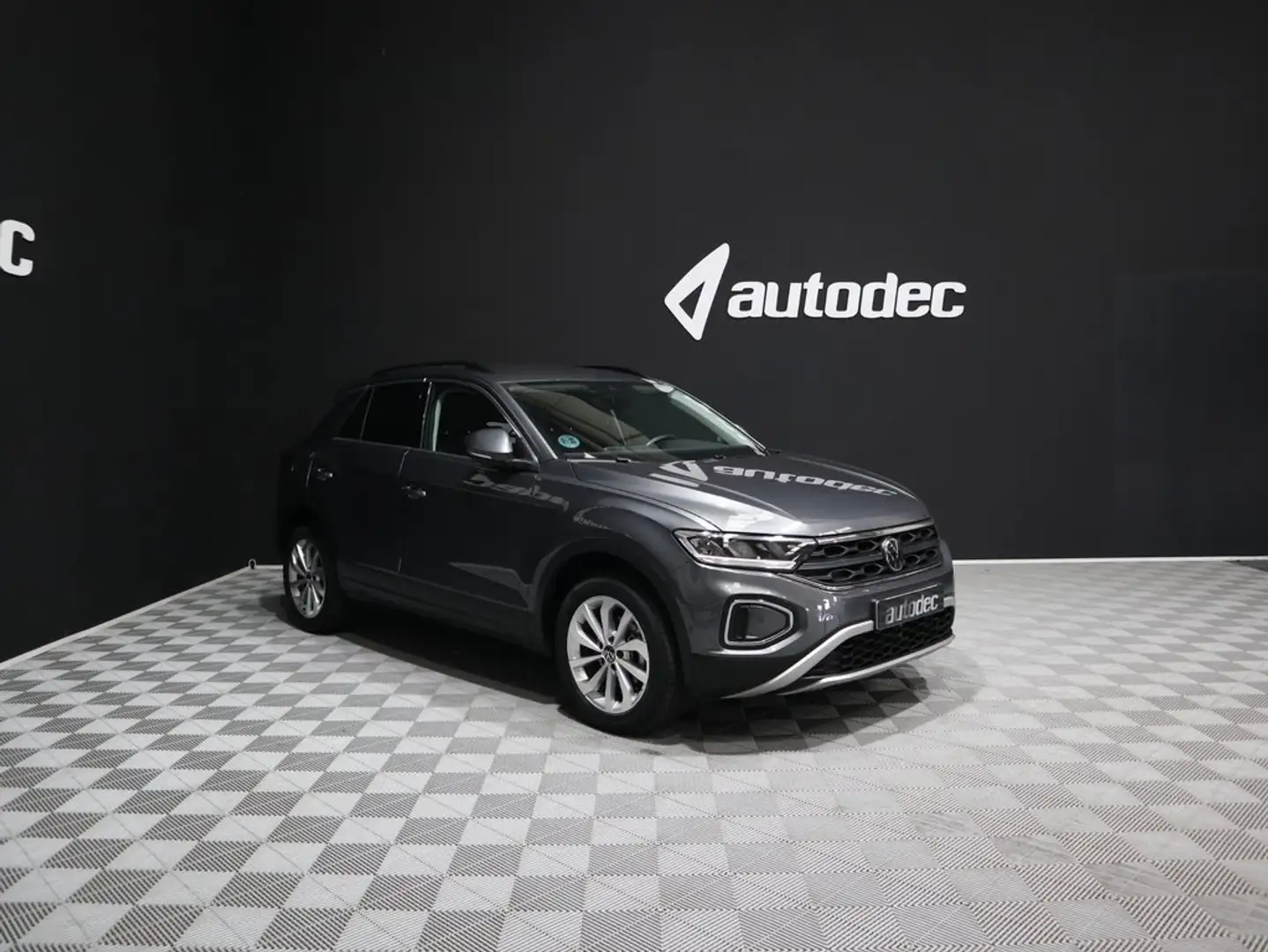 Volkswagen T-Roc Life 1.0 TSI 81kW (110CV) Gris - 1
