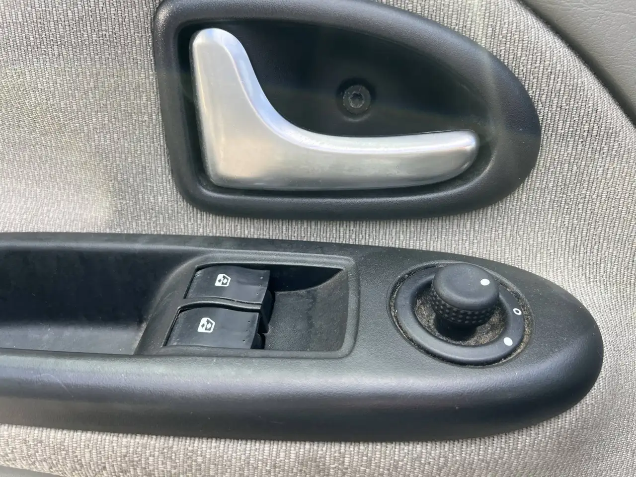 Renault Clio II (B/C65) 1.6 16v 110ch Privilège 5p, foto 10
