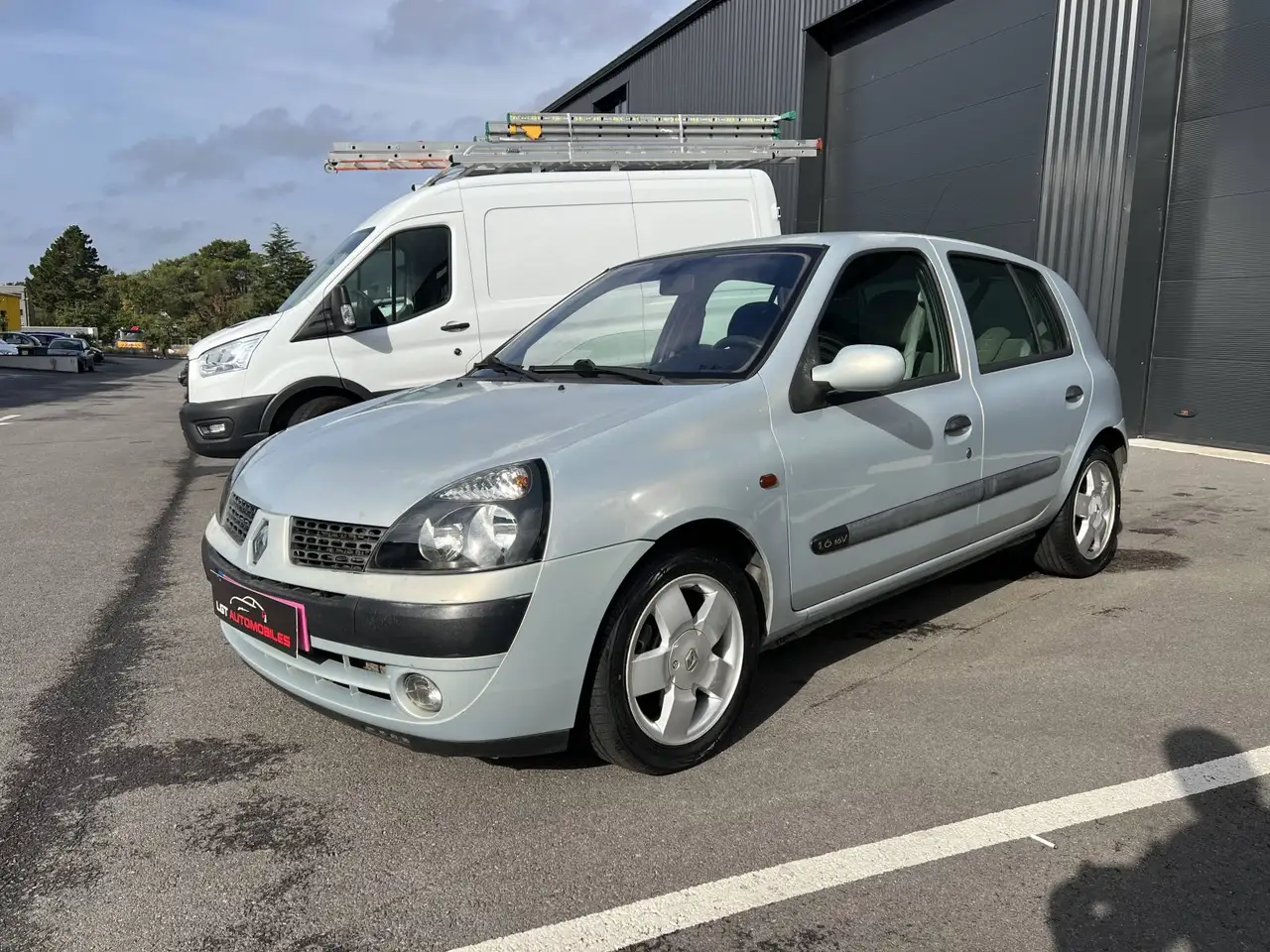 Renault Clio II (B/C65) 1.6 16v 110ch Privilège 5p, foto 1