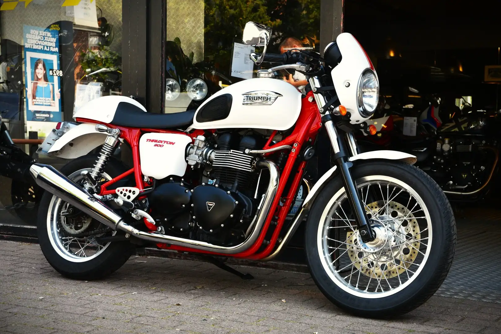 Triumph Thruxton 900 ***MOTO VERTE*** Alb - 1