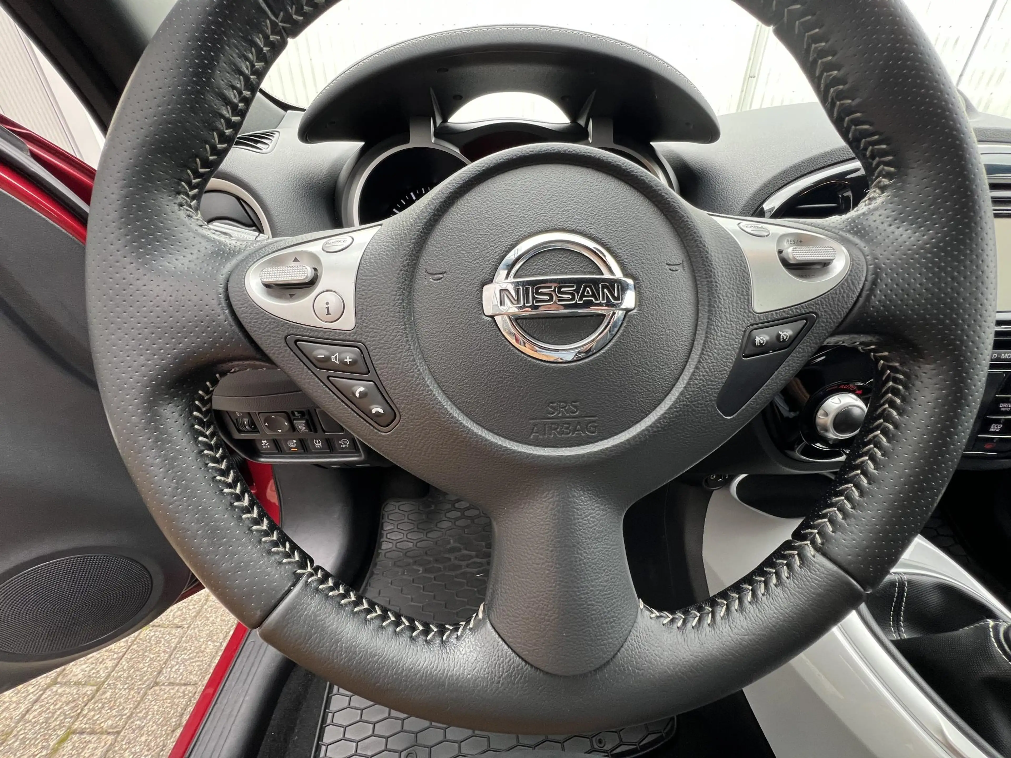 Nissan Juke 1.2 DIG-T S/S Tekna navi / blind spot / clima / 17 — photo 18