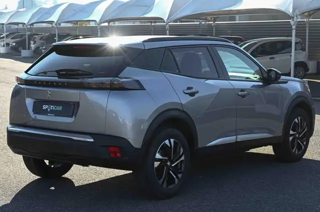 Peugeot 2008 view 5