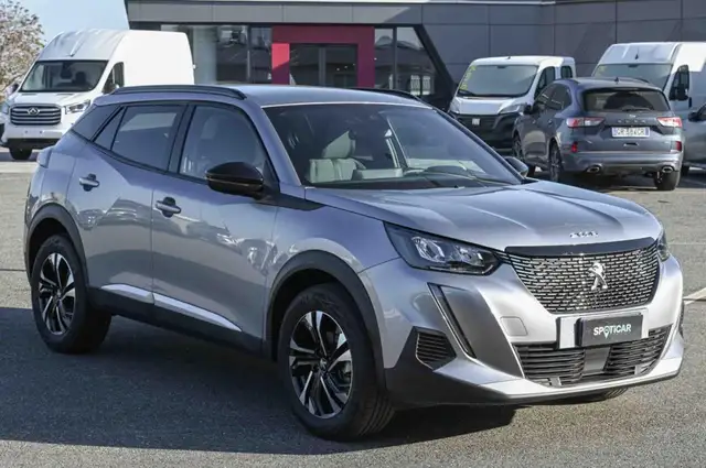 Peugeot 2008 view 3