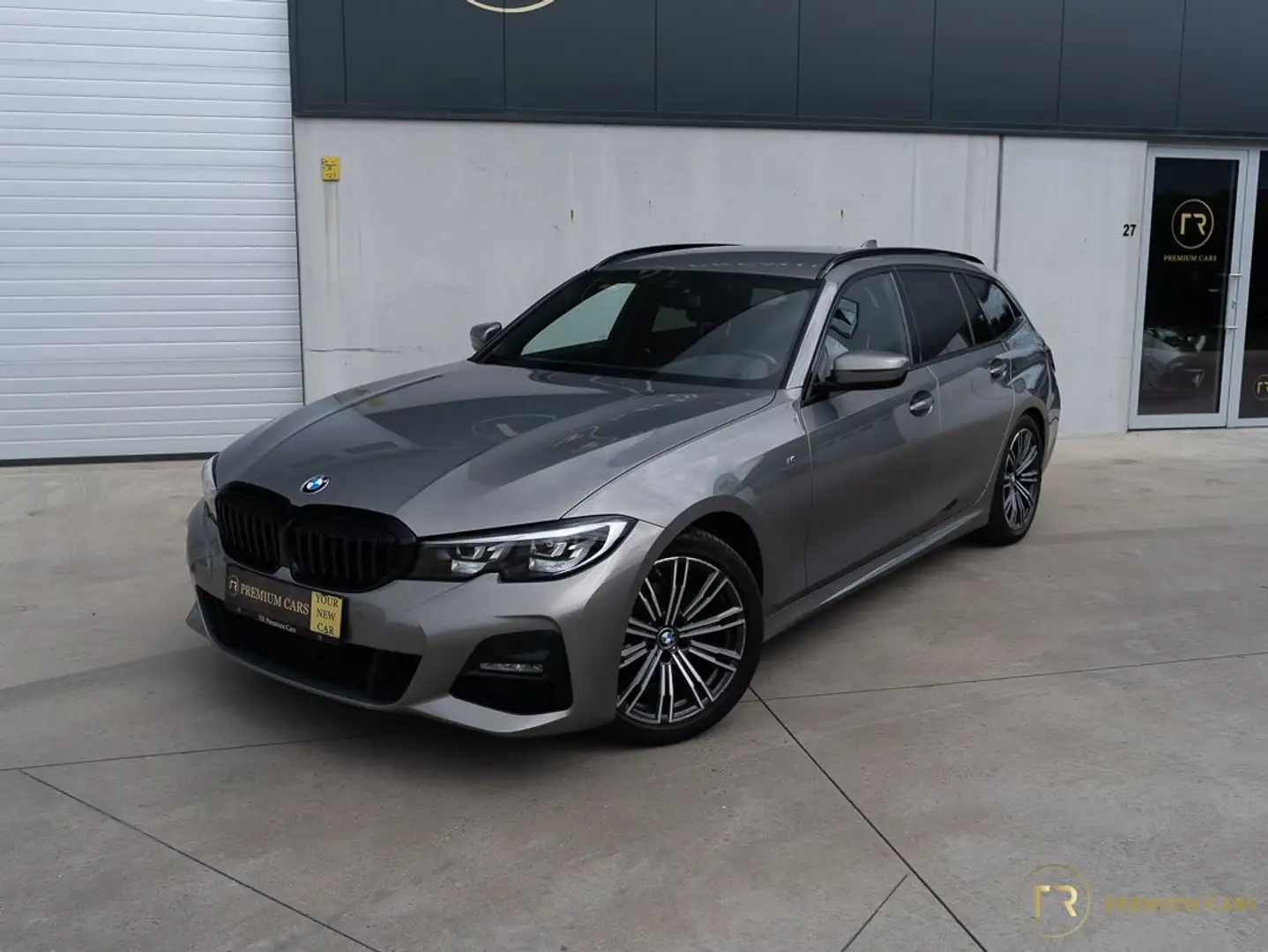 BMW 318 Touring l M-Pack l Camera l Shadow l Trekhaak Grau - 1